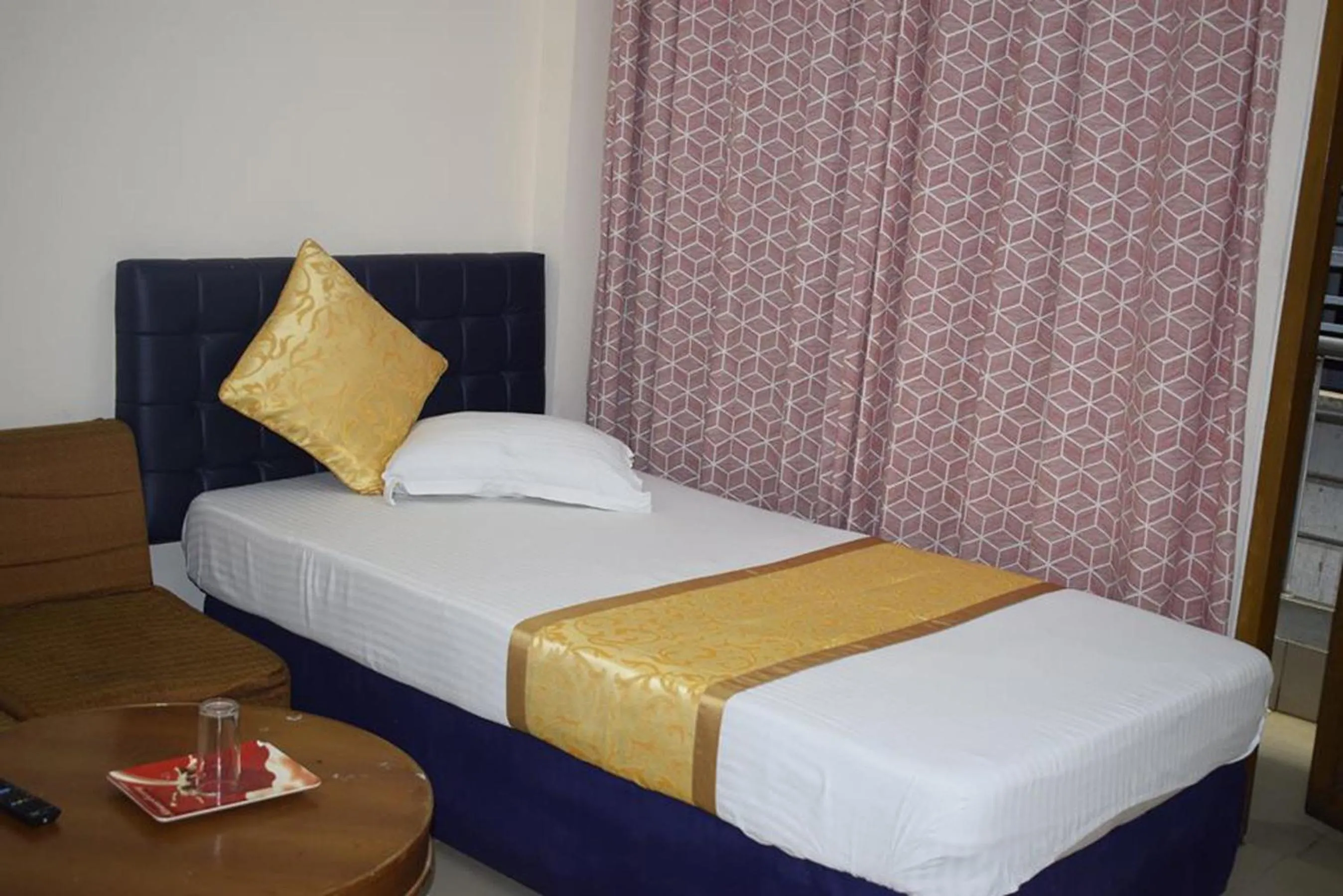 Bed in Hotel Marine Plaza