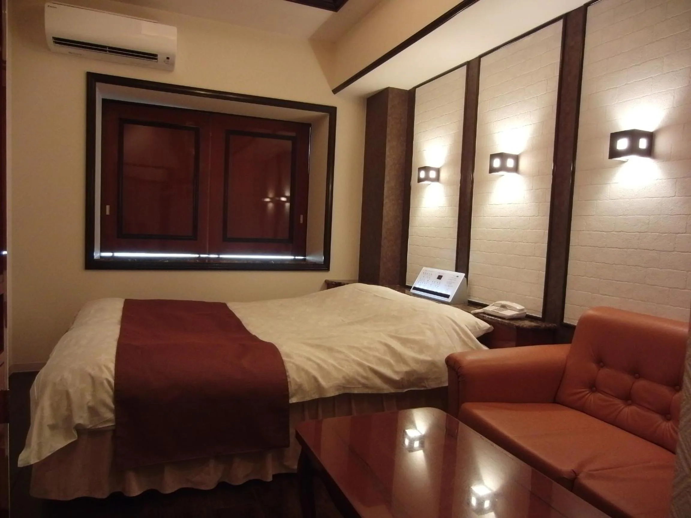 Photo of the whole room, Bed in Hotel Hyper Noah (Adult Only)