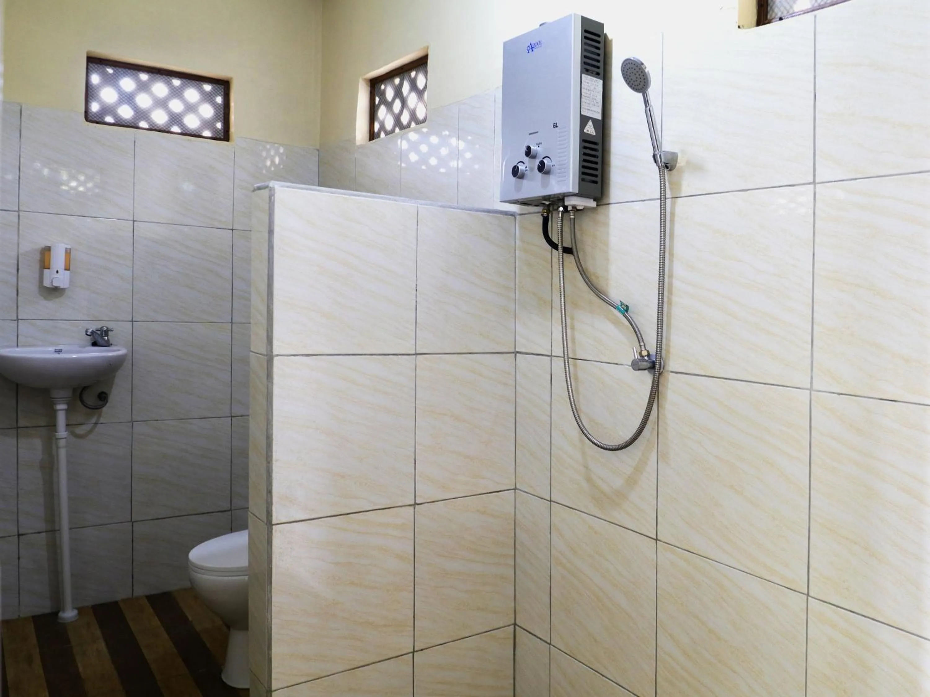 Bathroom in Dajan Buyan Homestay