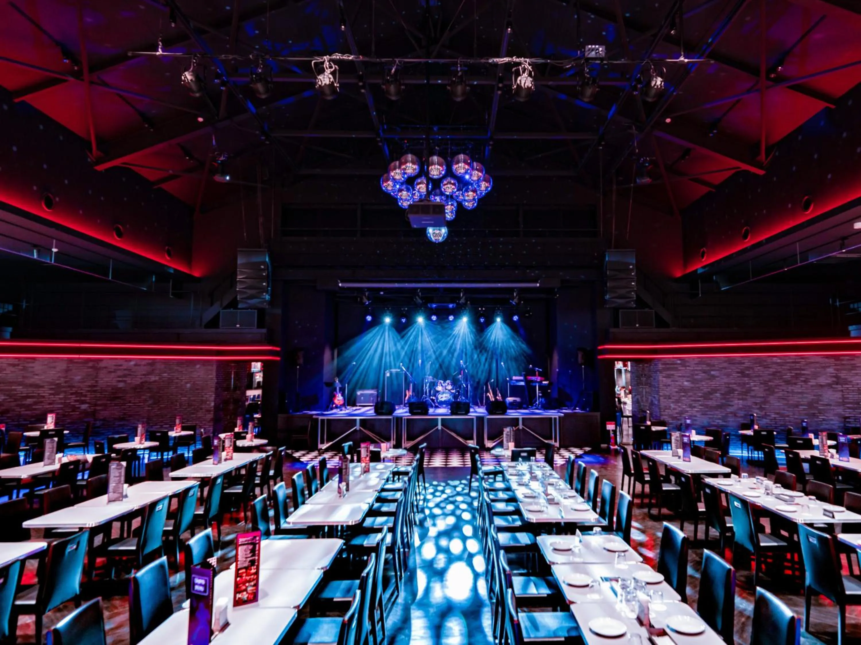 Restaurant/places to eat in Allamanda Imgya Coral Village