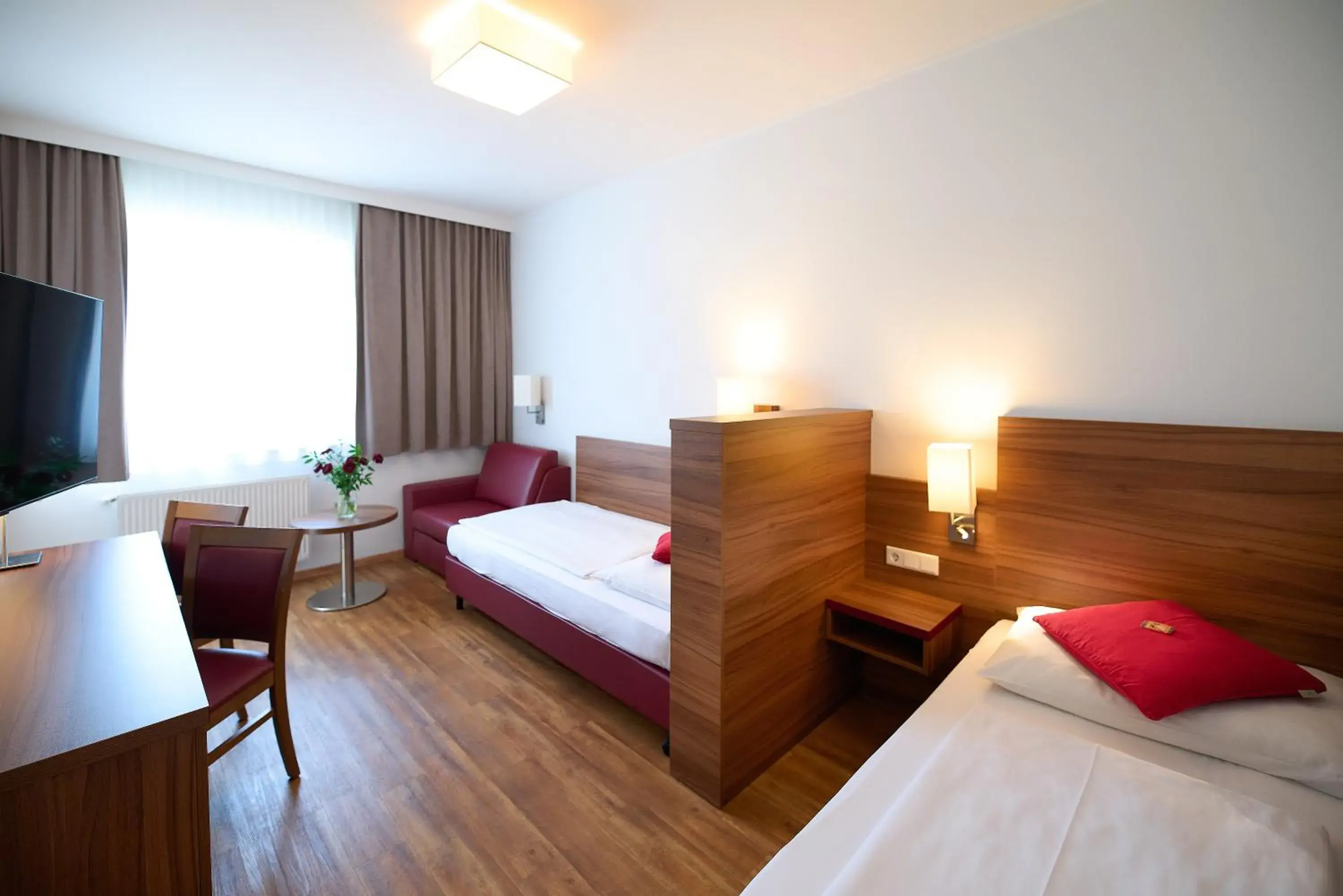 Deluxe Twin Room in KSV Hotel Wien Deluxe Twin Room in KSV Hotel Wien