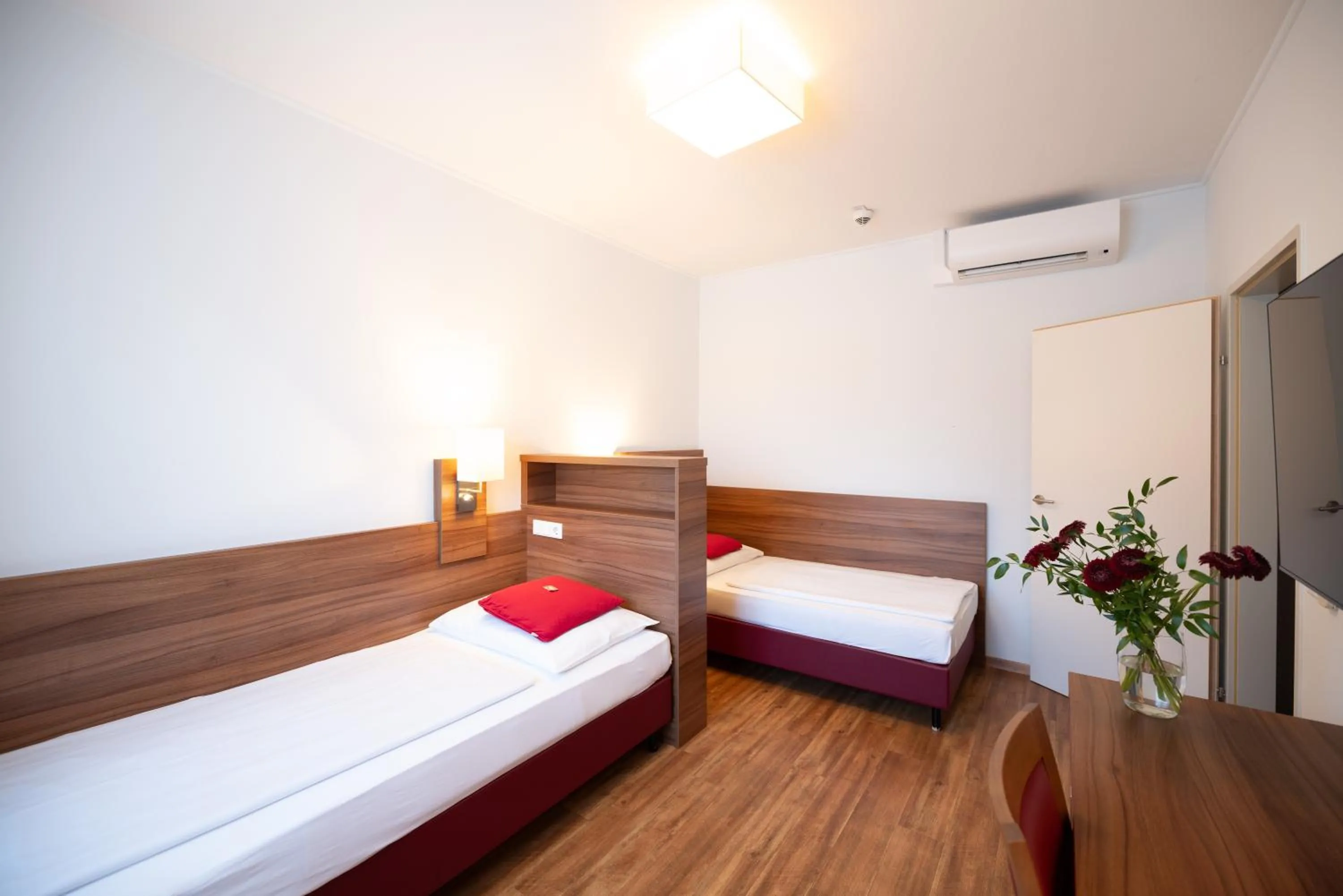 Twin Room in KSV Hotel Wien