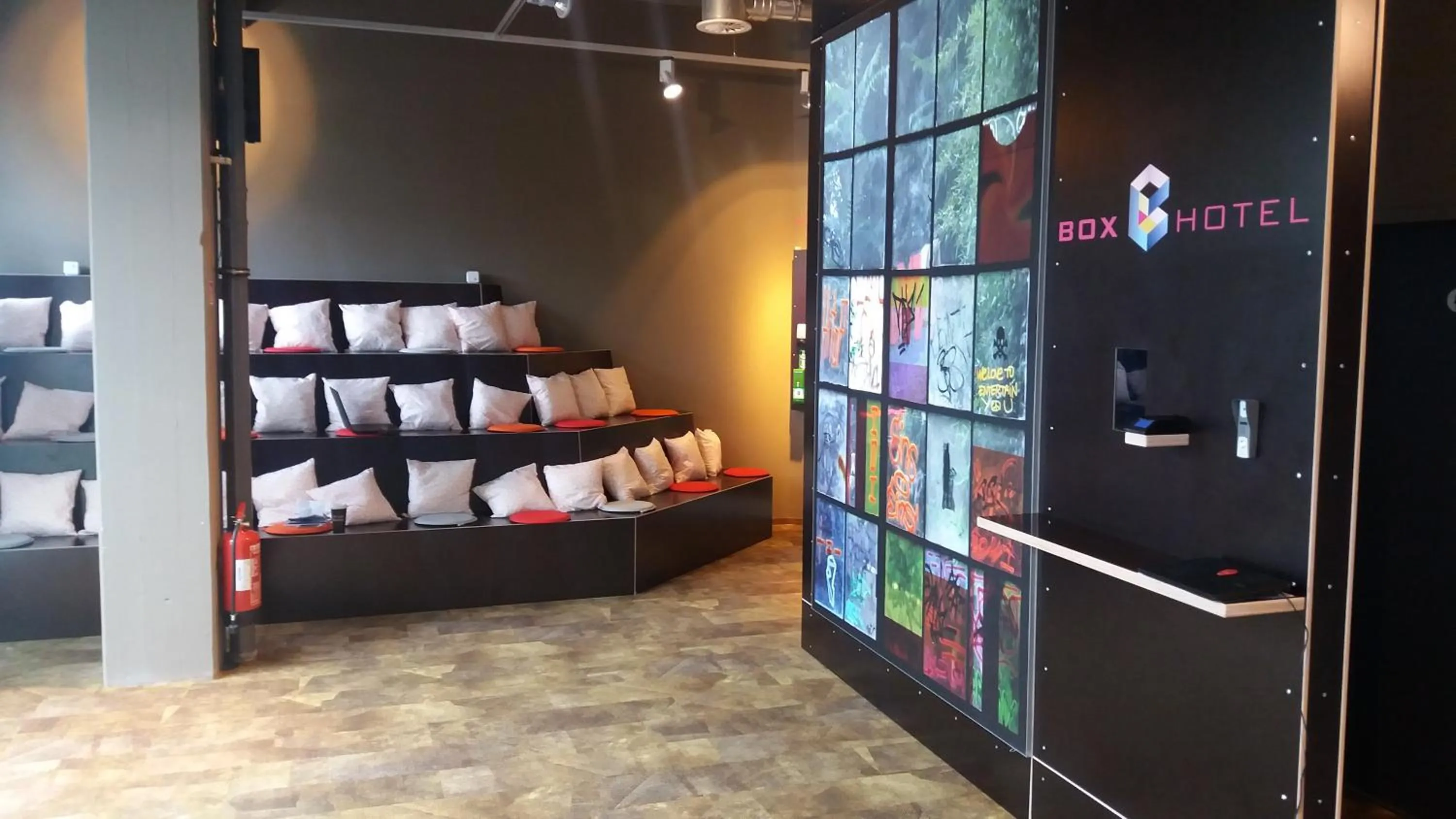 Lobby or reception, Bed in BoxHotel Göttingen (App Based Hotel)