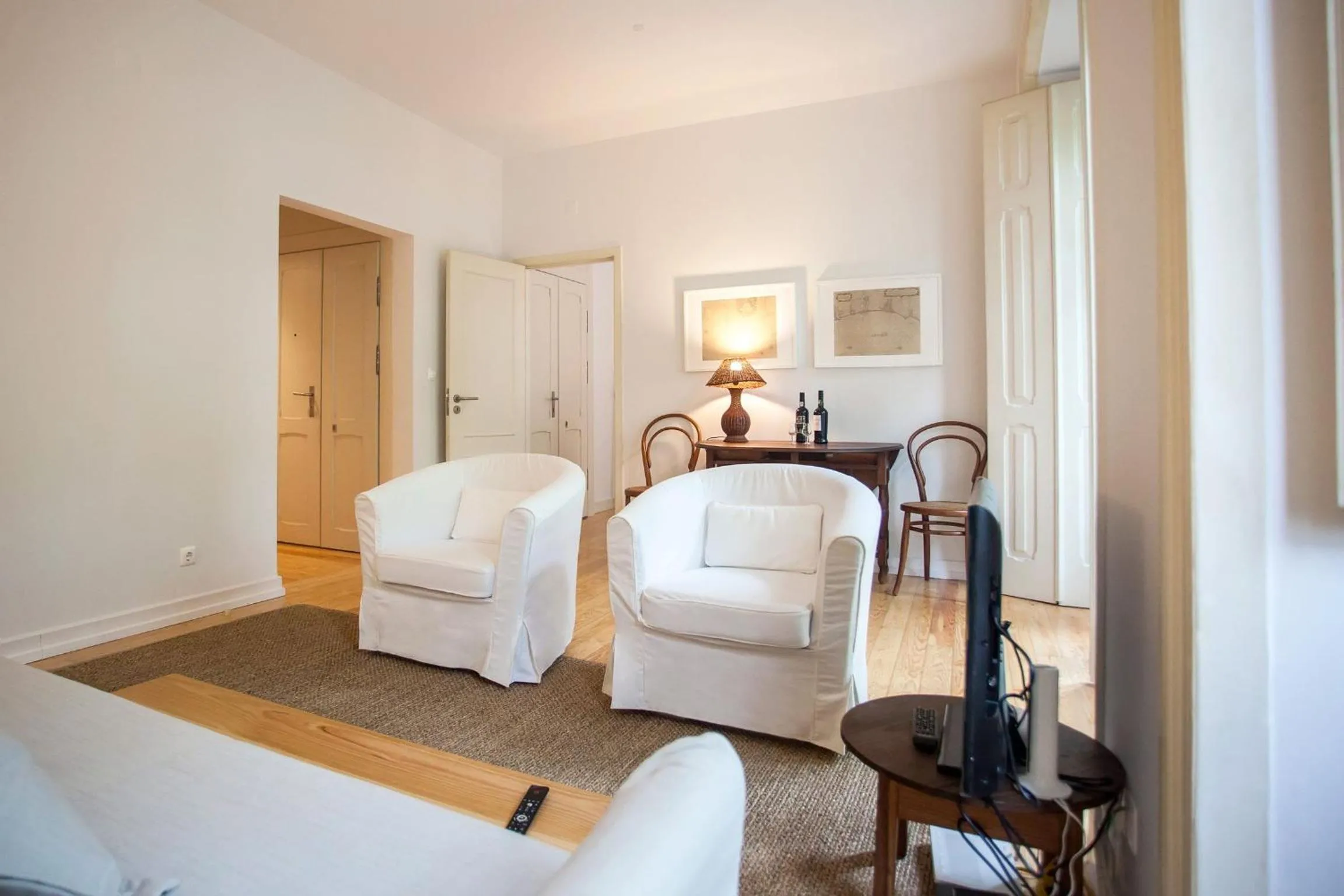 Elegance & Charm by LovelyStay