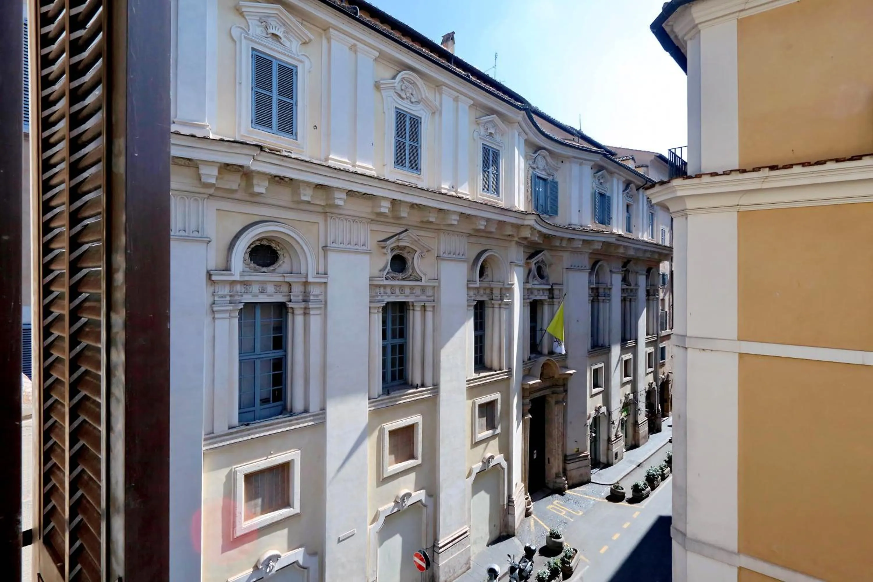 Nearby landmark in Propaganda Suites