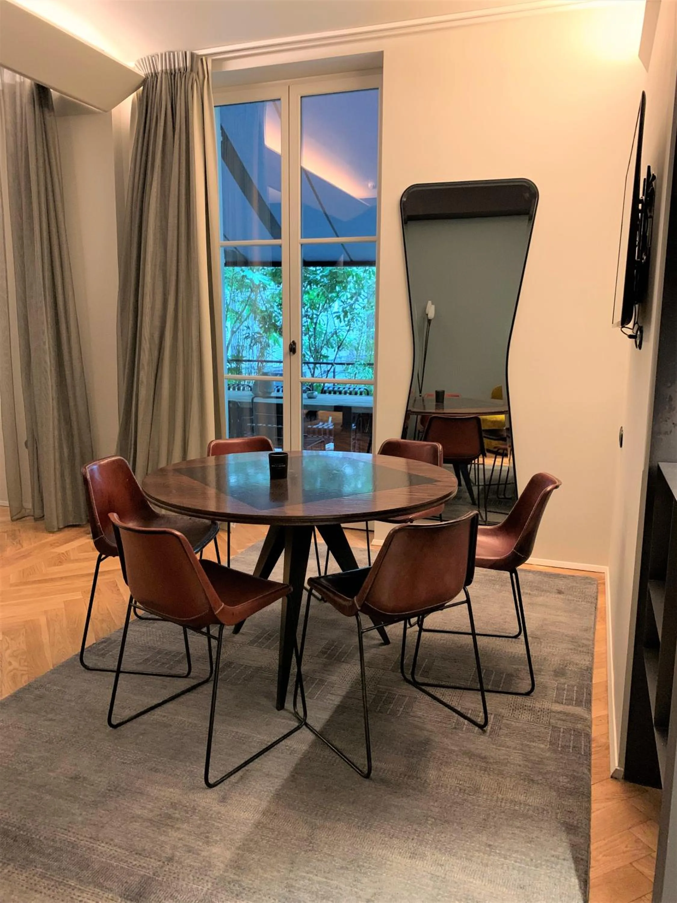 Dining area in Hôtel National Des Arts et Métiers