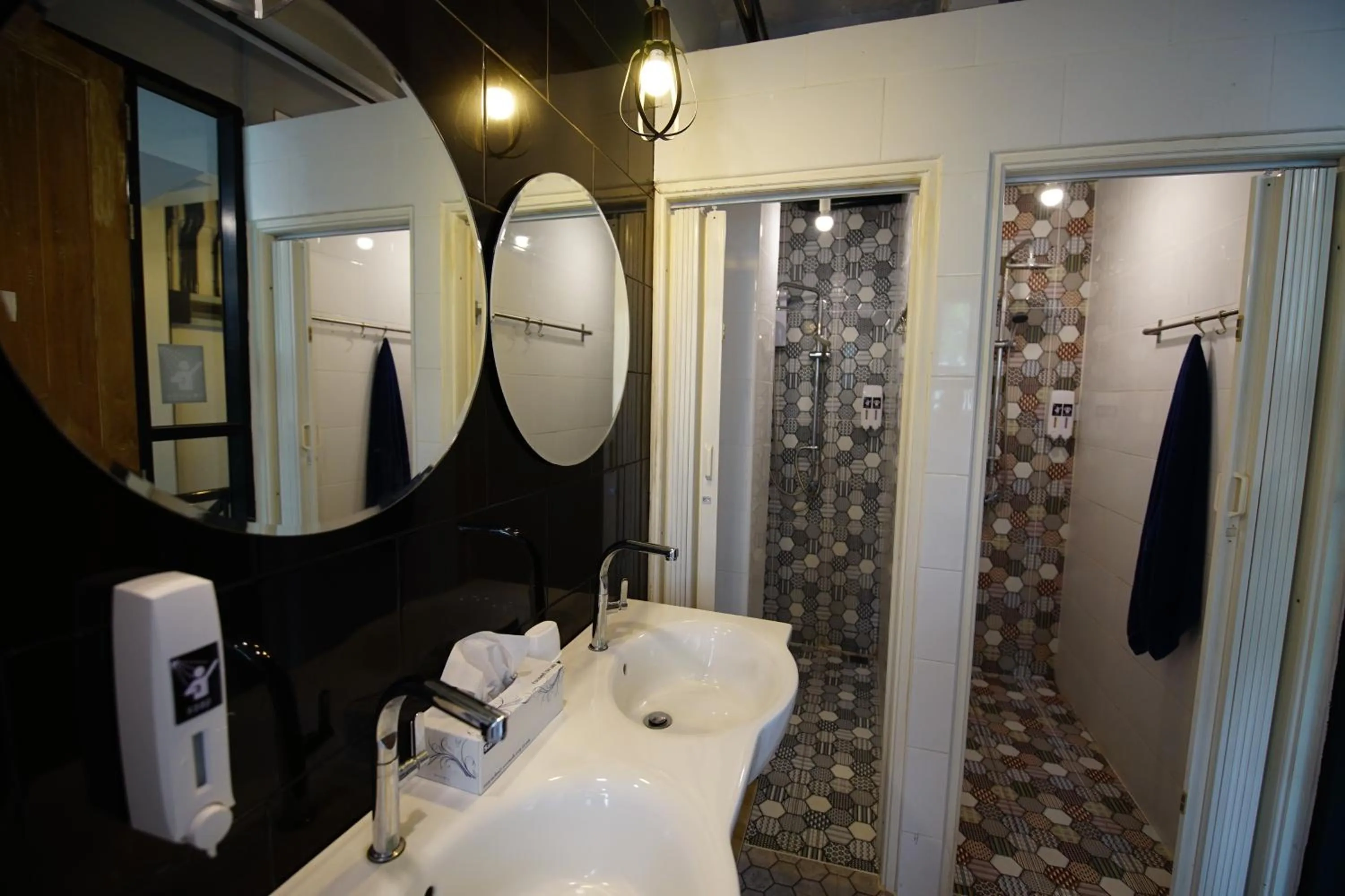 Bathroom in Sleep Owl Hostel