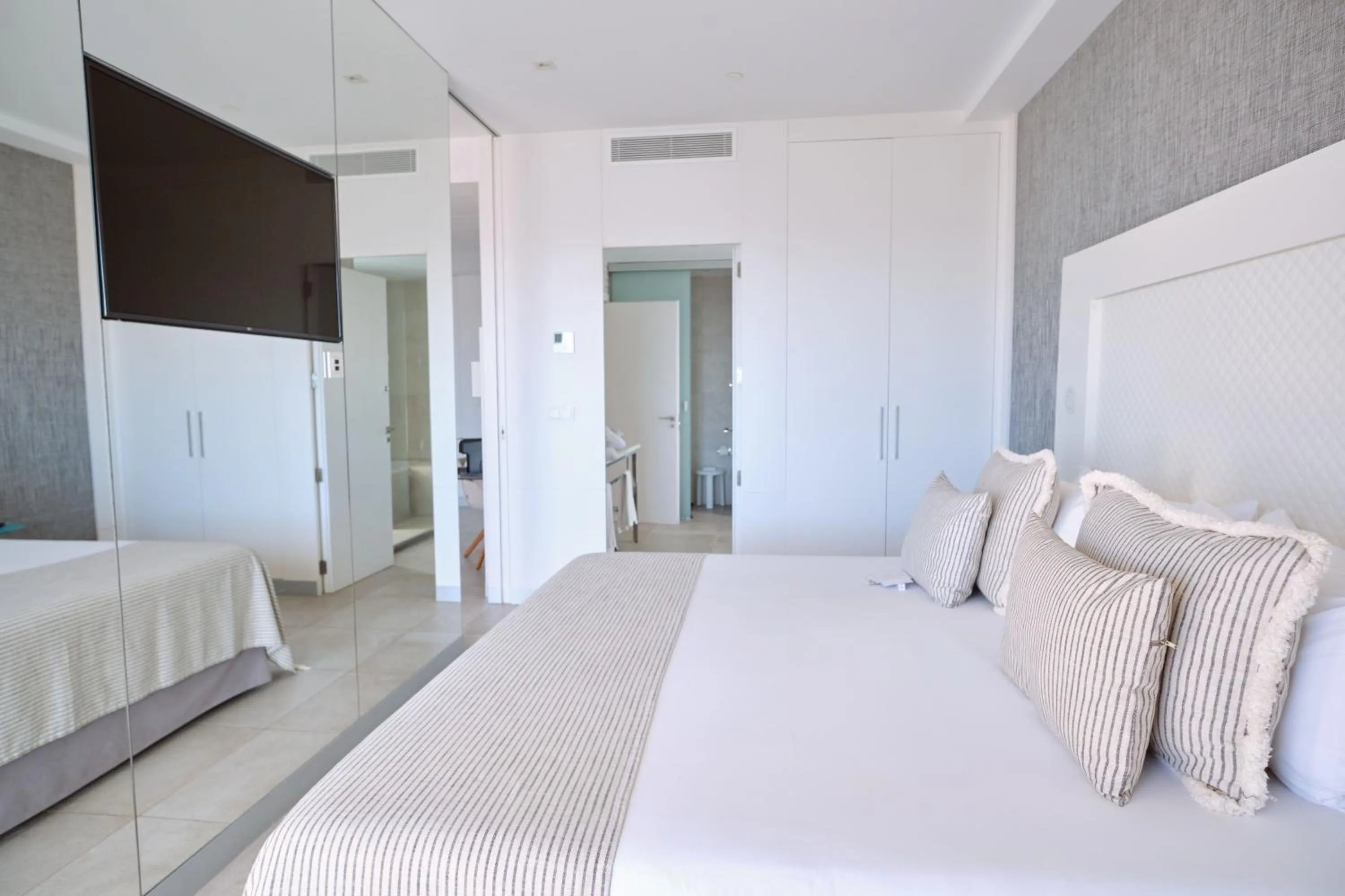 Bed in ESTIMAR Calpe Suitopia