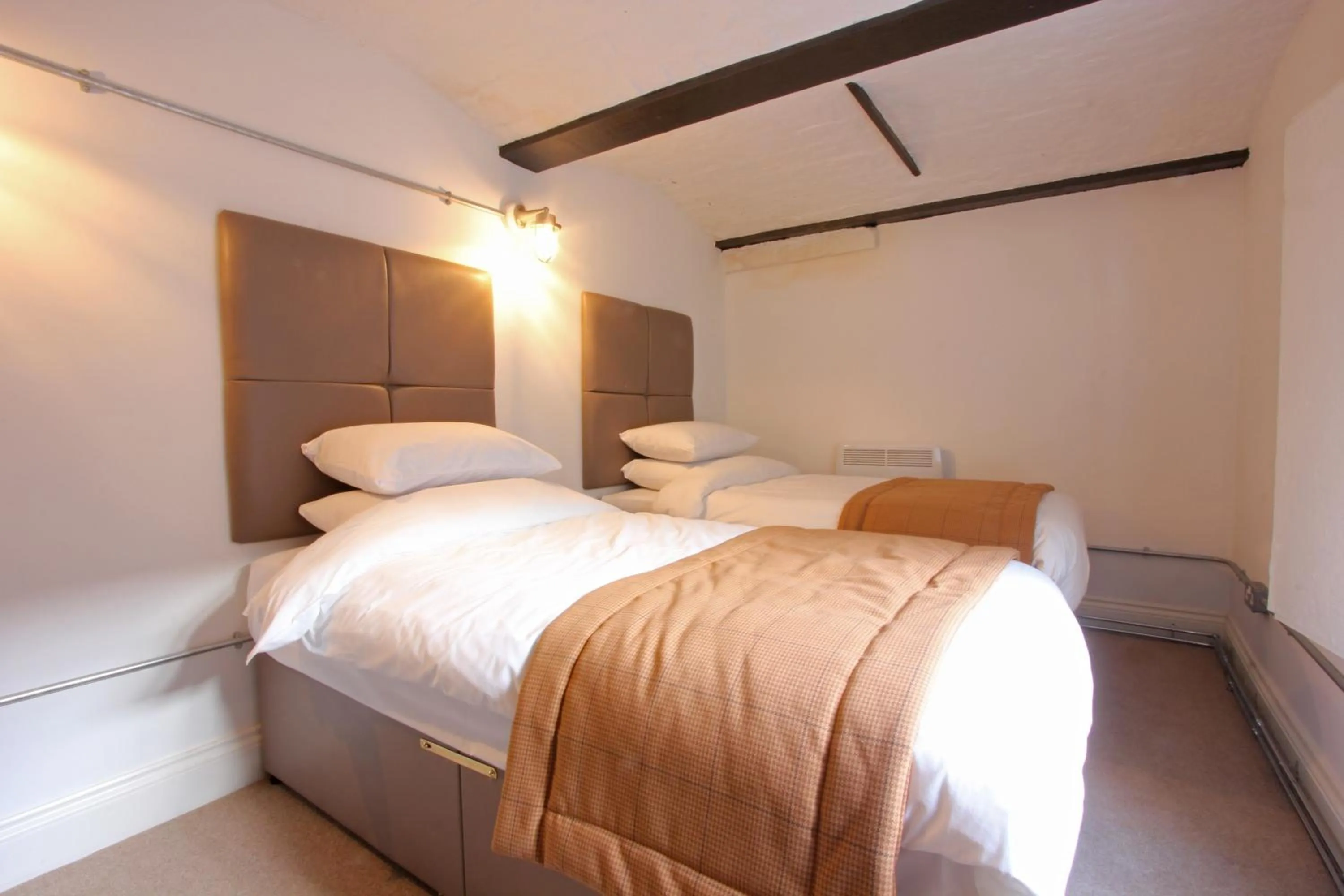 Bedroom, Bed in The Castle Collection - 25 Castle Street