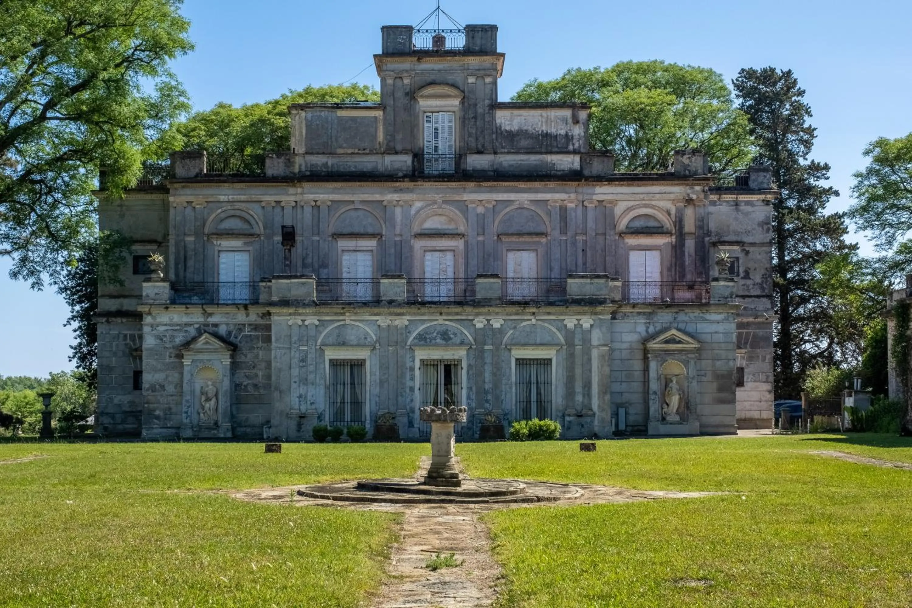 Property building in Palacio Santa Candida