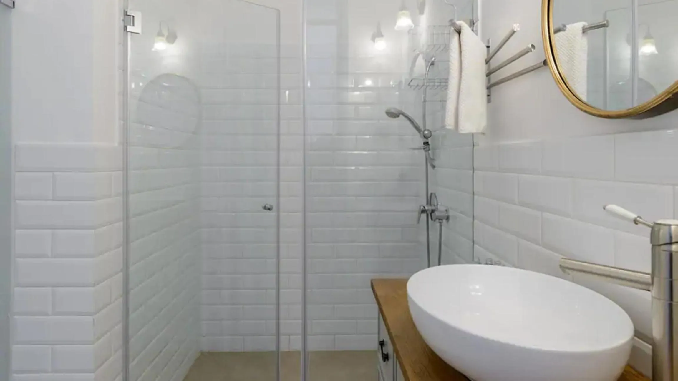 Shower in Reines5 TLV