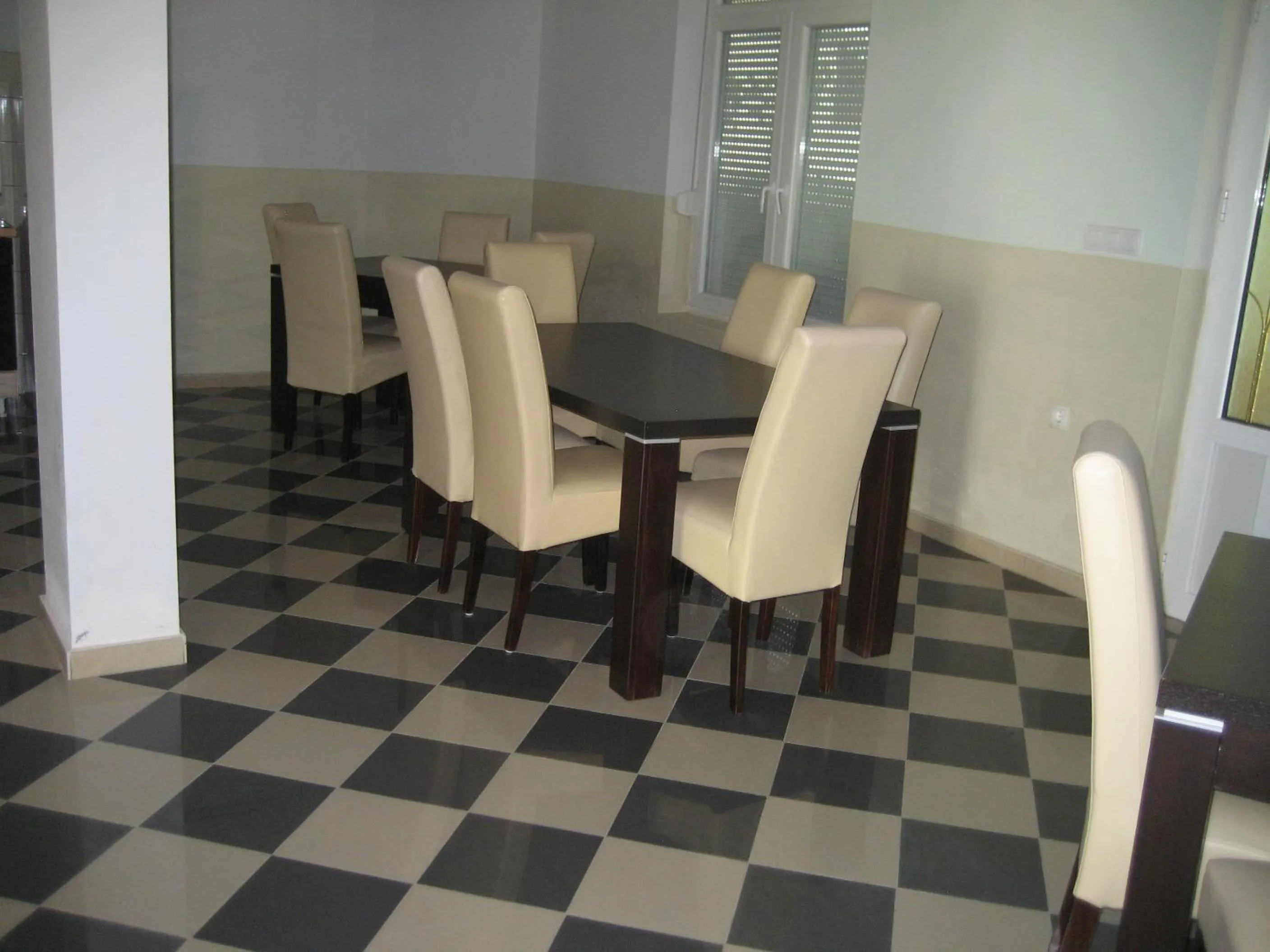 Communal lounge/ TV room in Guest House Vila Mimoza