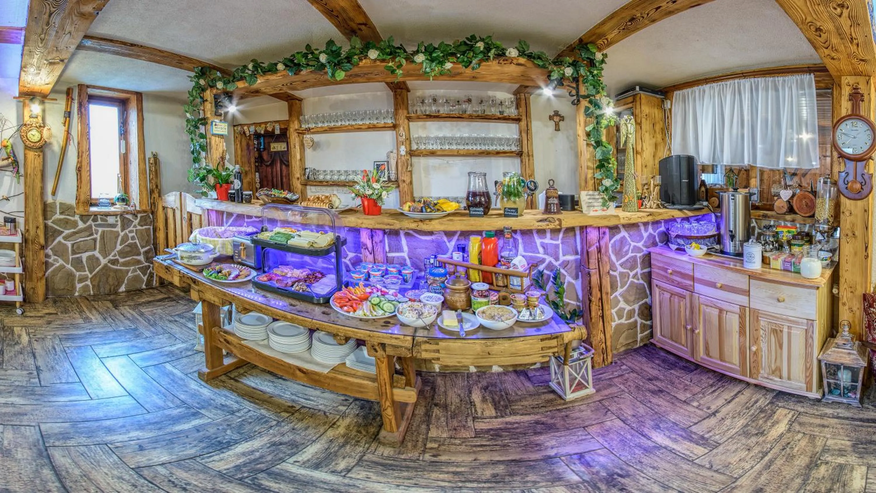 Restaurant/places to eat in VeLa