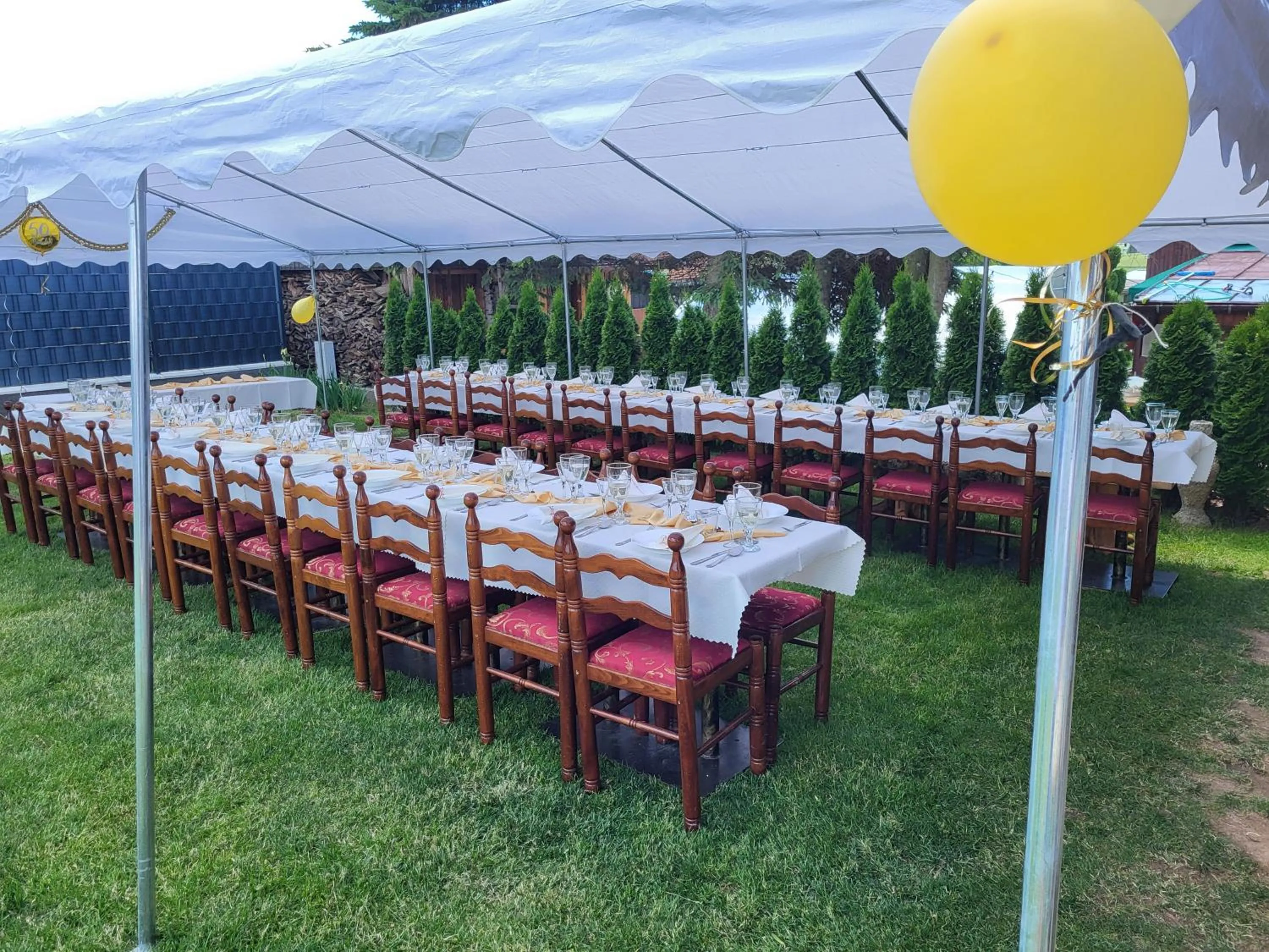 Restaurant/places to eat in VeLa