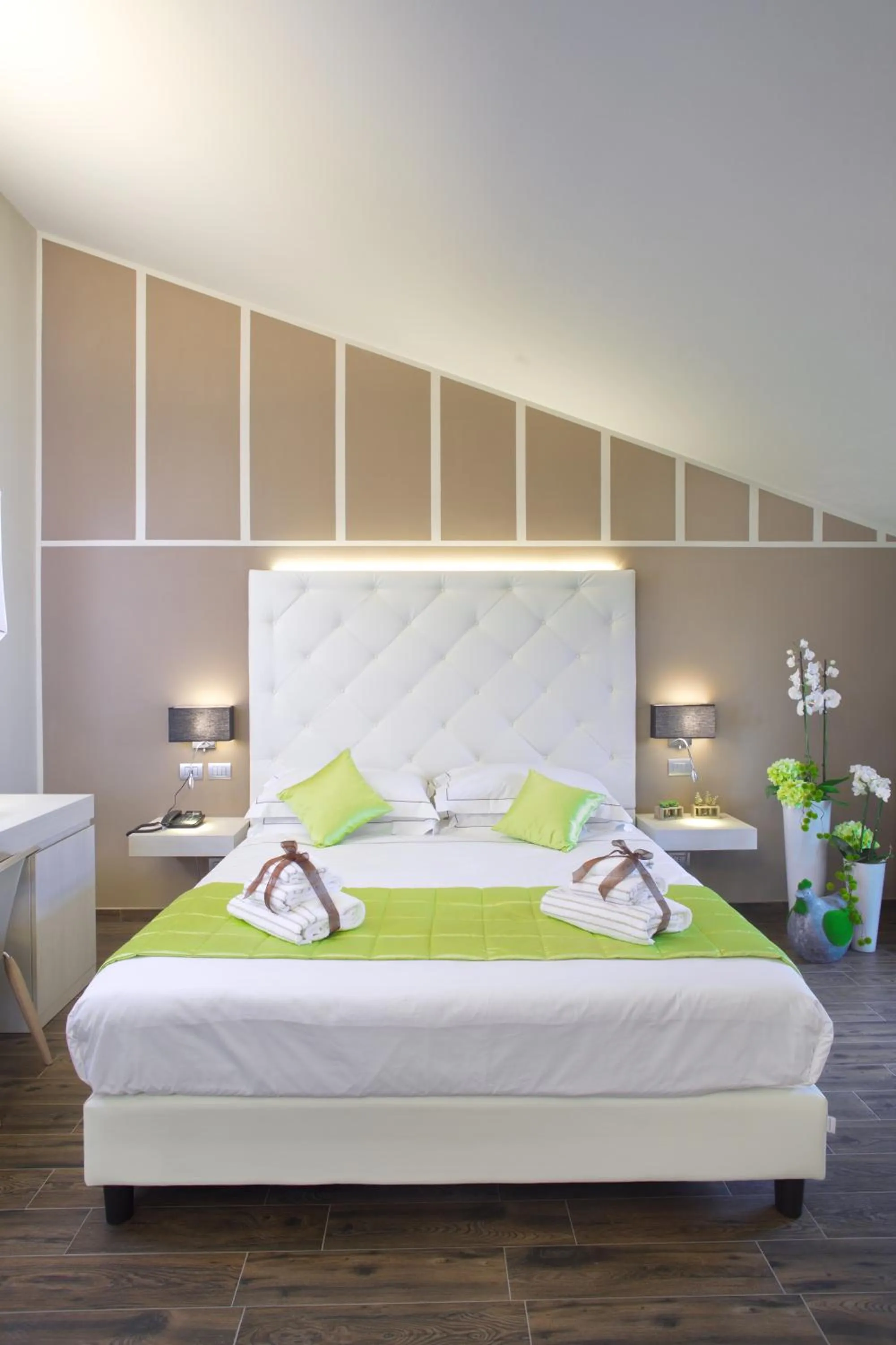 Balcony/Terrace, Bed in Hotel Terre Dei Salici