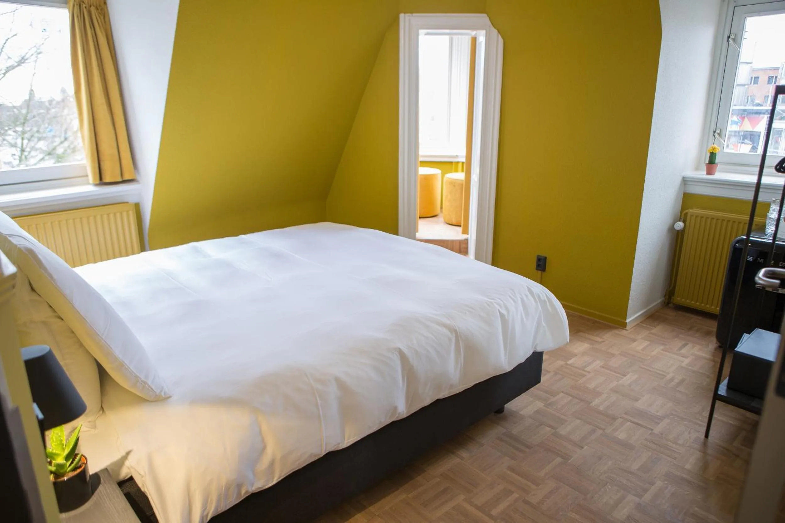 Photo of the whole room, Bed in Little Duke Hotel