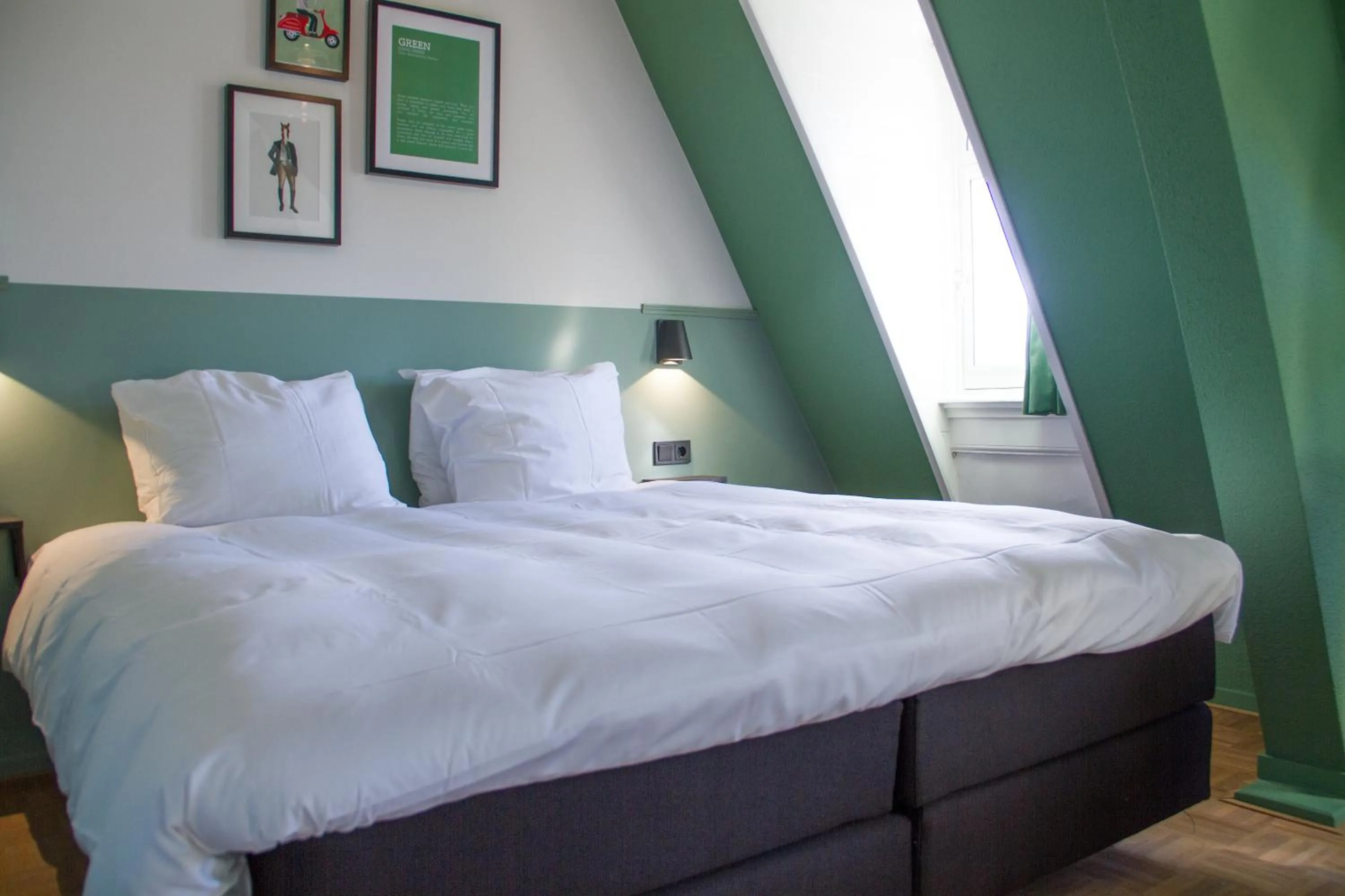 Bedroom, Bed in Little Duke Hotel