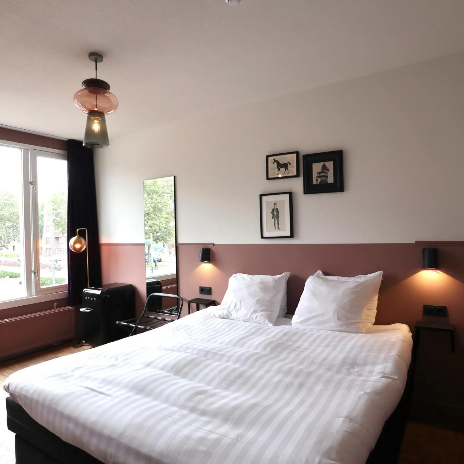 Bedroom, Bed in Little Duke Hotel