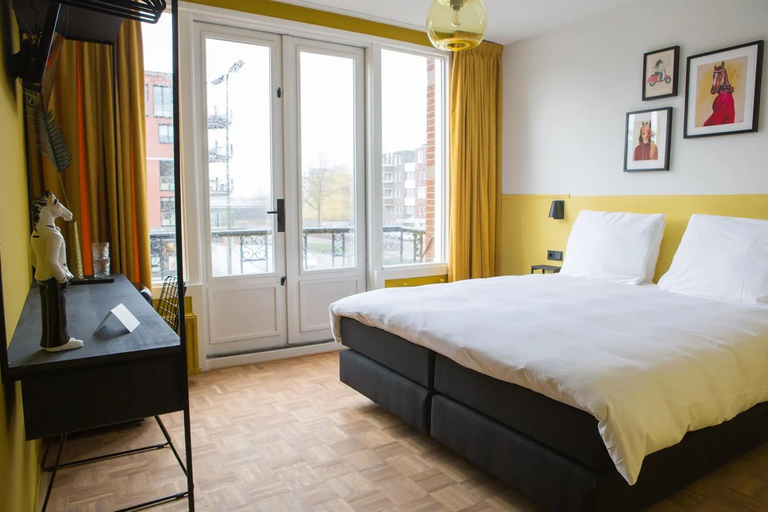 Special: The Balcony Room in Little Duke Hotel Special: The Balcony Room in Little Duke Hotel