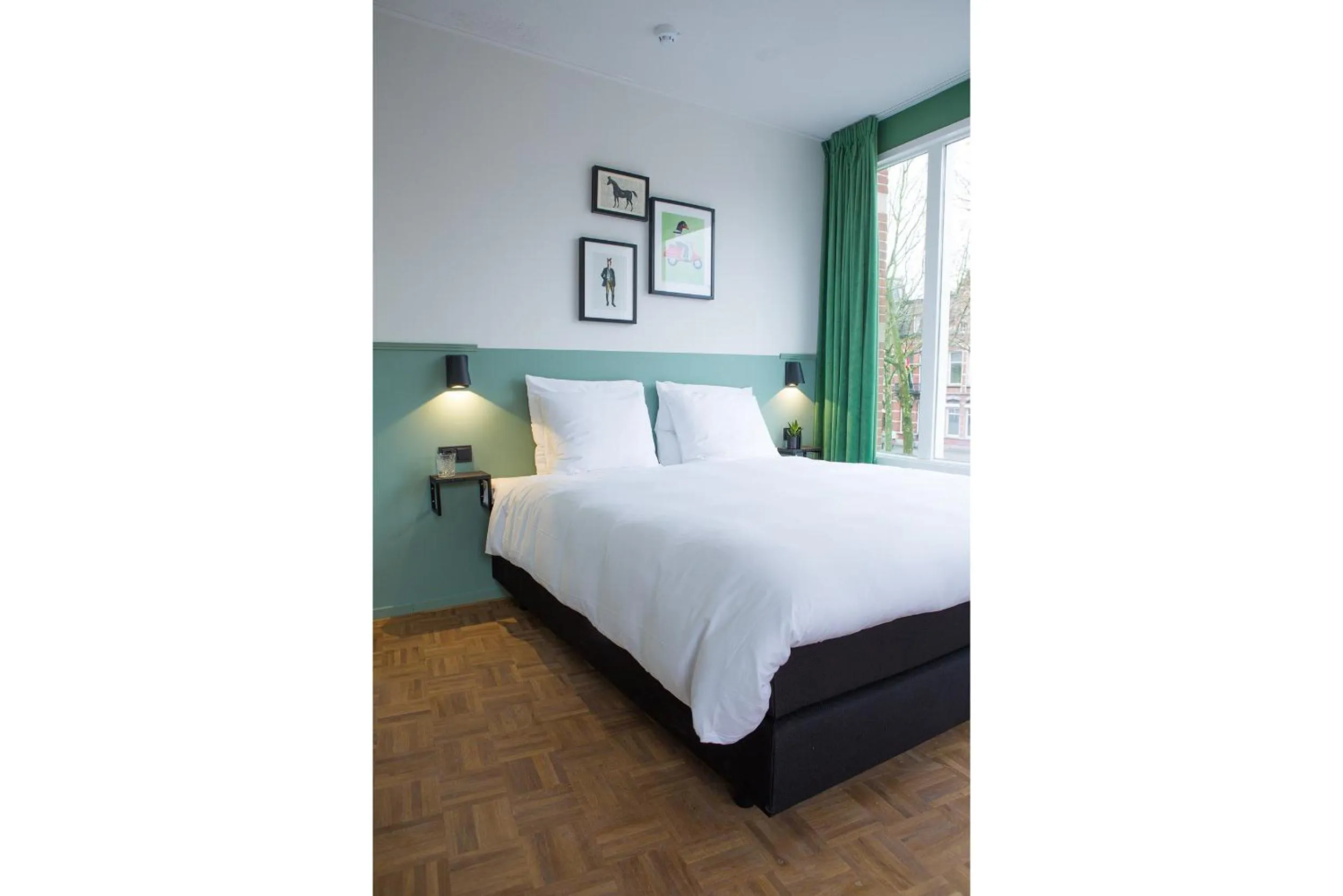 Bedroom, Bed in Little Duke Hotel