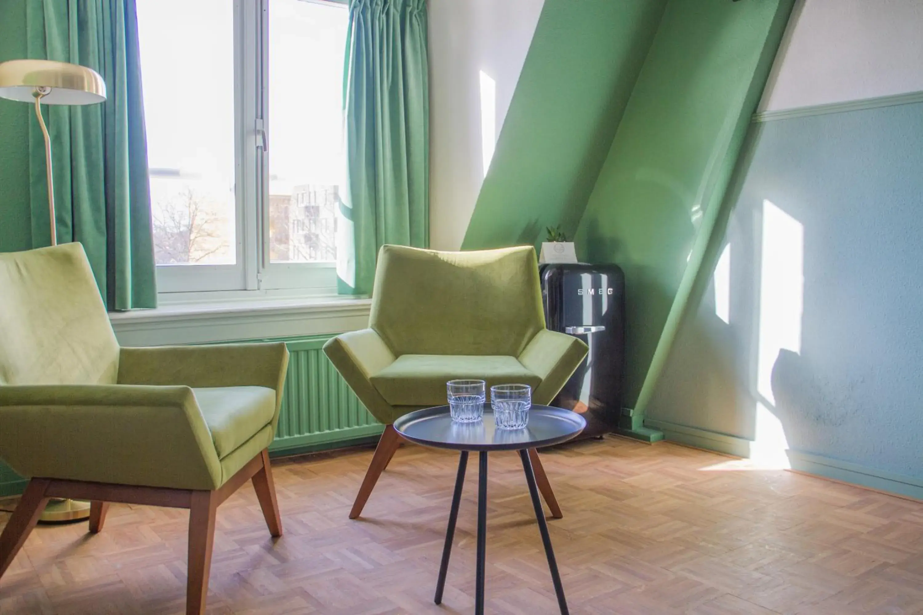 Special: The Grand Room in Little Duke Hotel Special: The Grand Room in Little Duke Hotel