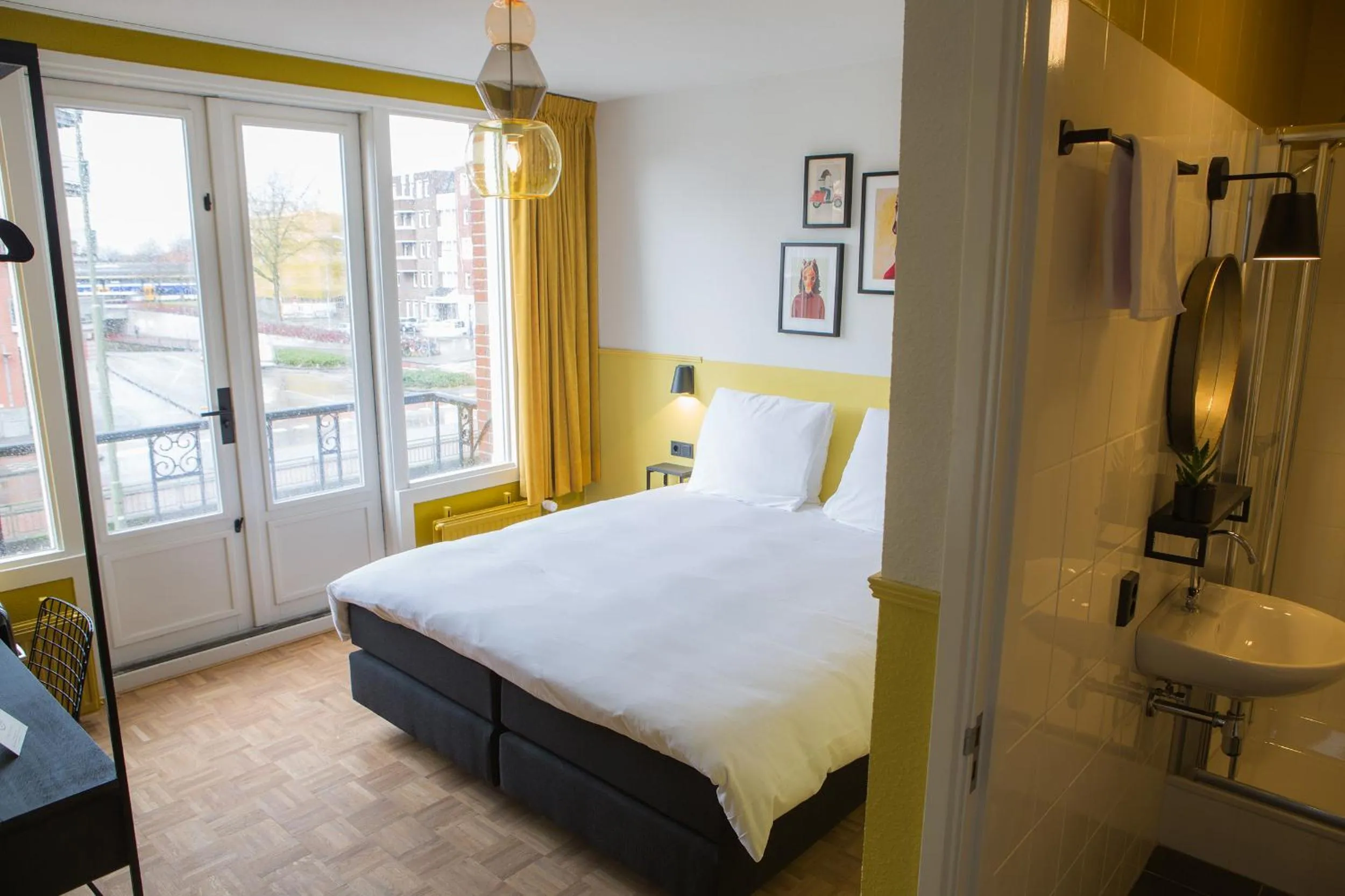 Photo of the whole room, Bed in Little Duke Hotel