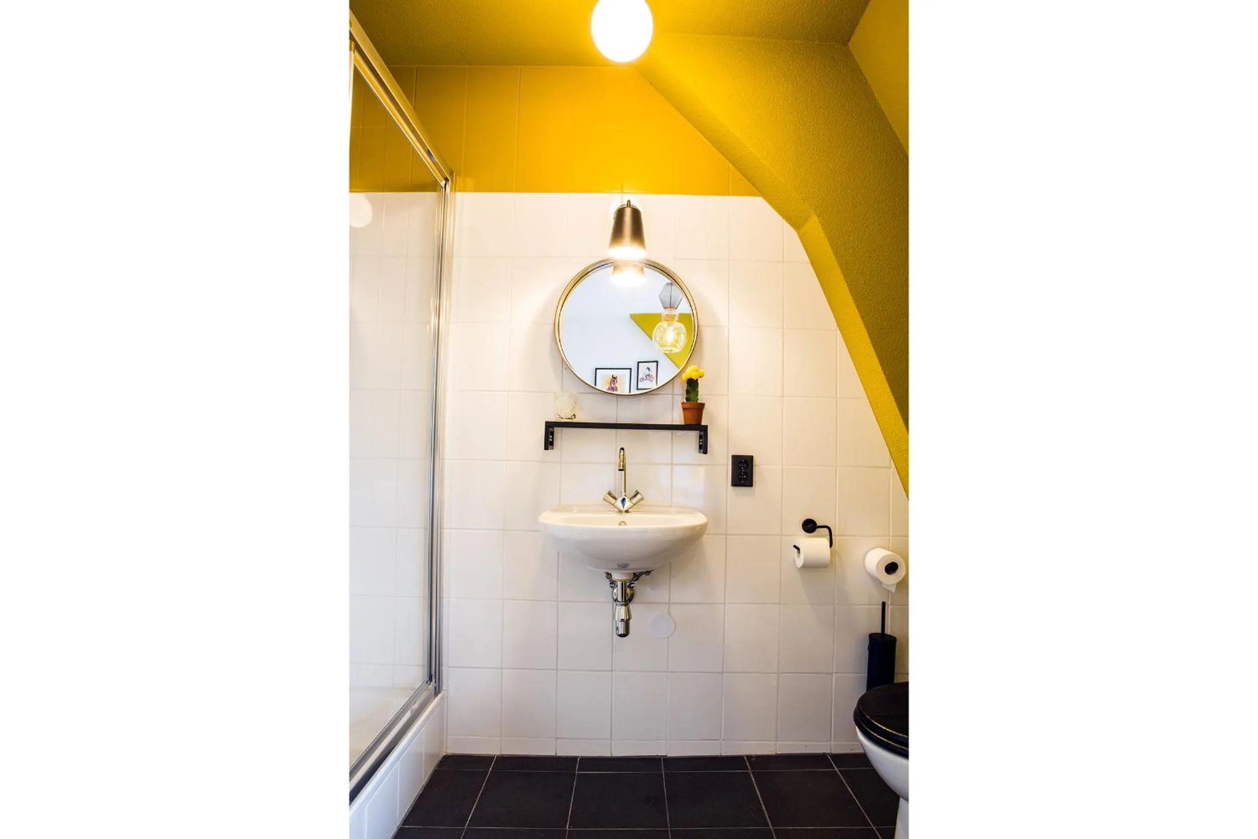 Bathroom in Little Duke Hotel