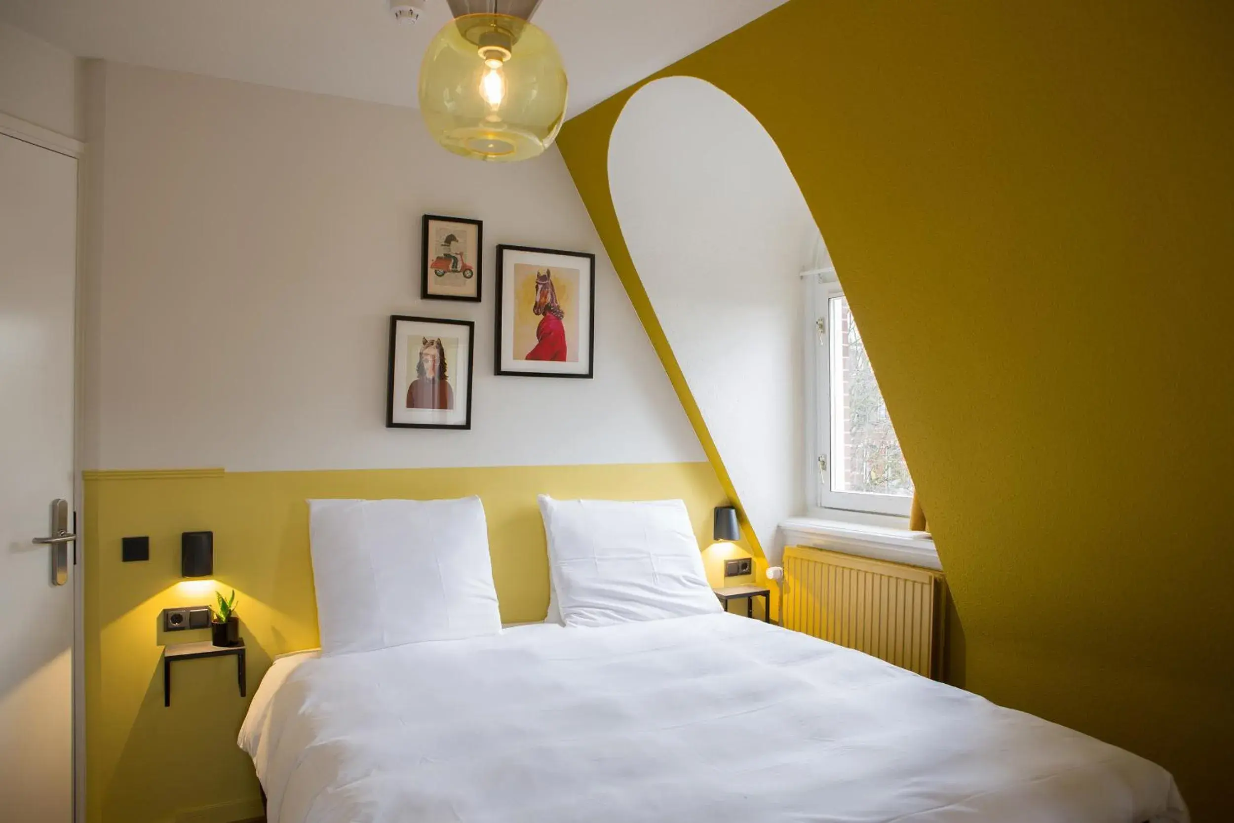 Bedroom, Bed in Little Duke Hotel Bedroom, Bed in Little Duke Hotel