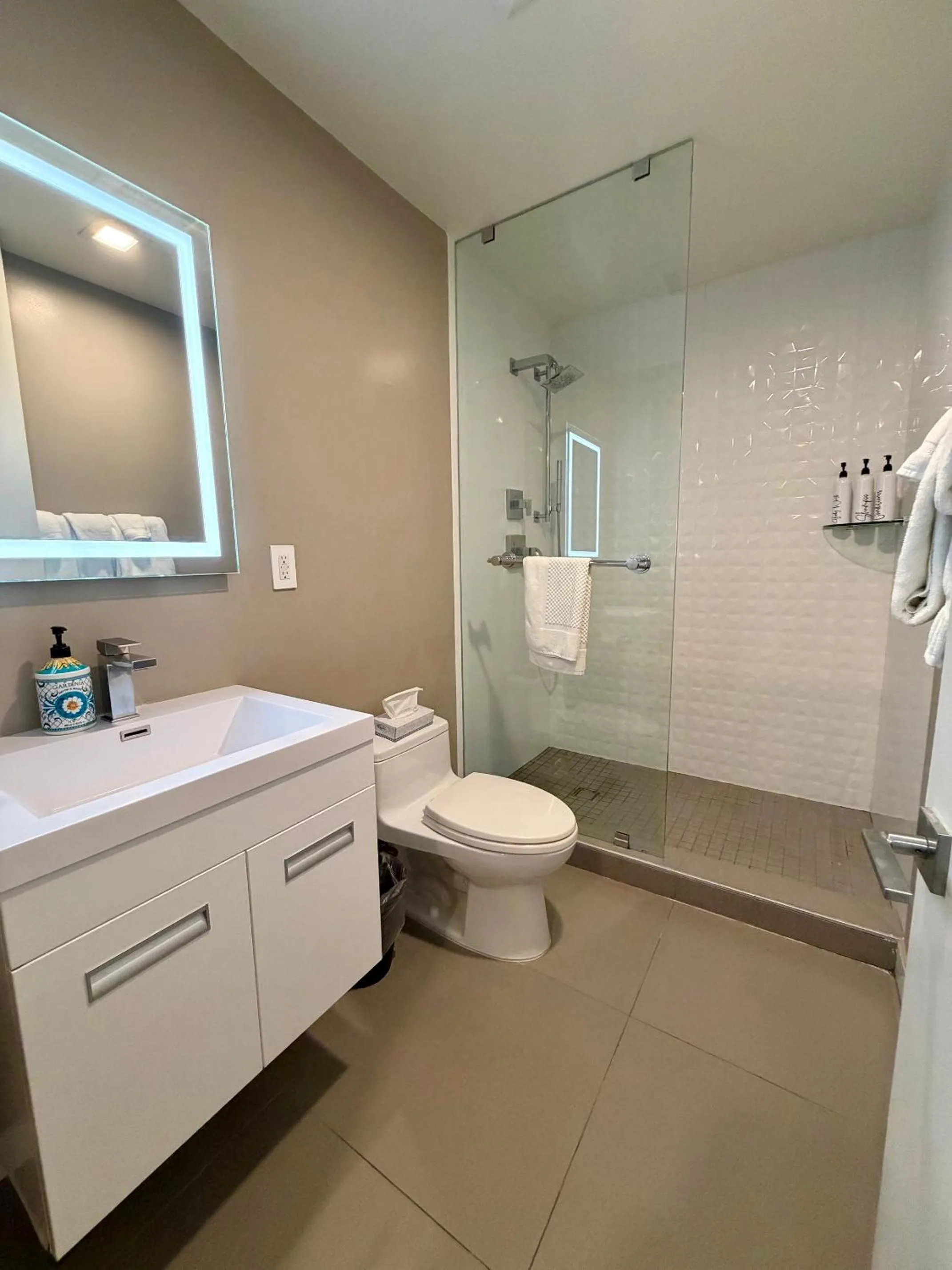 Bathroom in Park Plaza Lodge