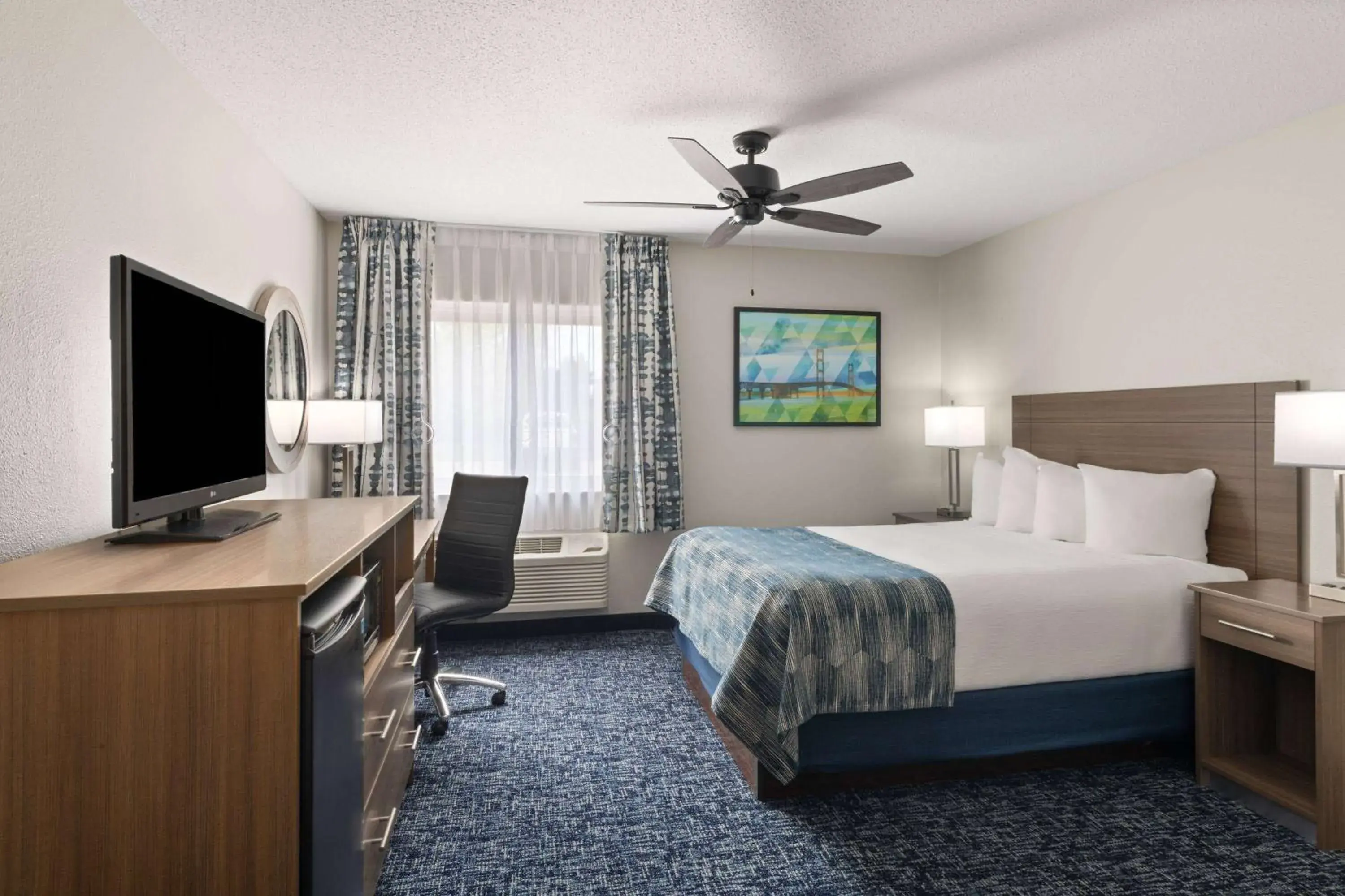 Photo of the whole room, Bed in Baymont by Wyndham Mt. Pleasant Photo of the whole room, Bed in Baymont by Wyndham Mt. Pleasant