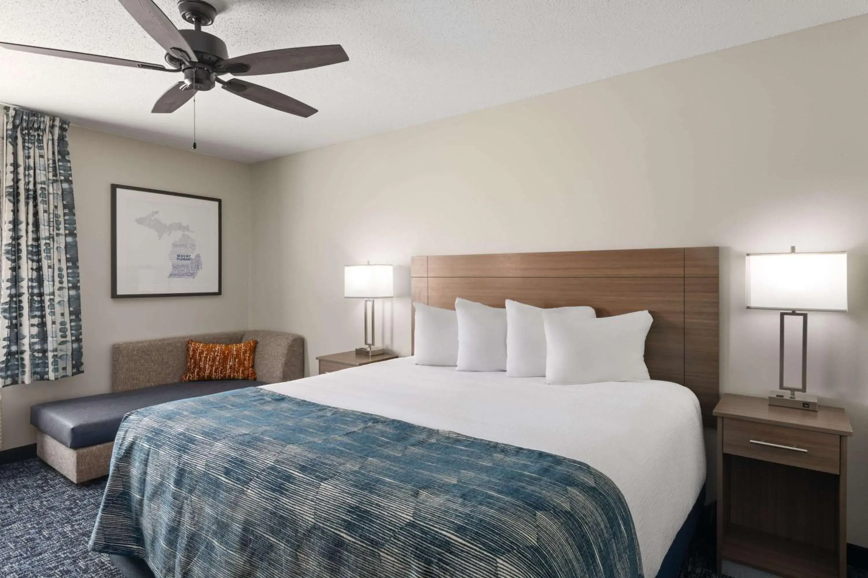 Photo of the whole room, Bed in Baymont by Wyndham Mt. Pleasant Photo of the whole room, Bed in Baymont by Wyndham Mt. Pleasant