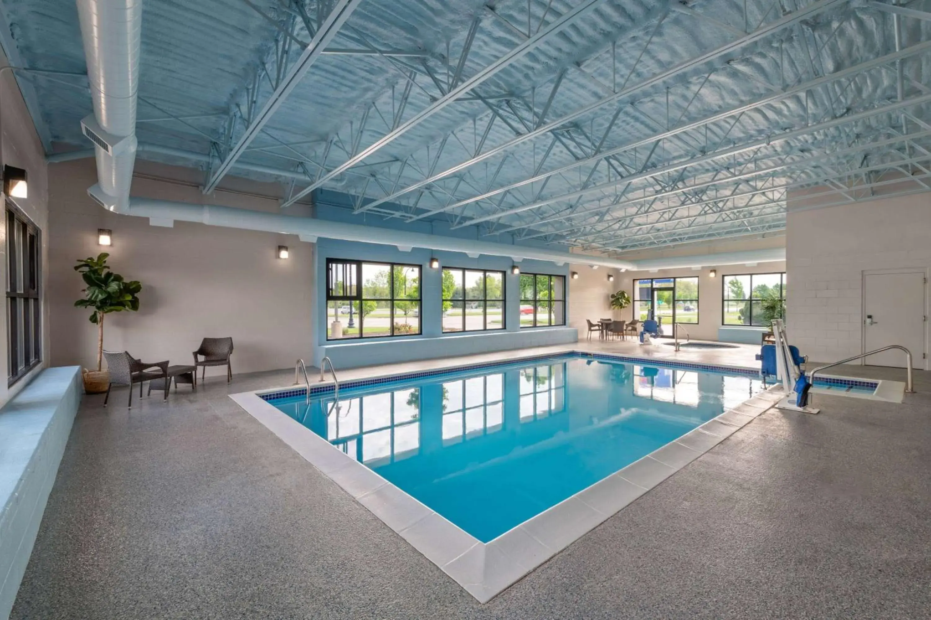 Swimming pool in Baymont by Wyndham Mt. Pleasant Swimming pool in Baymont by Wyndham Mt. Pleasant