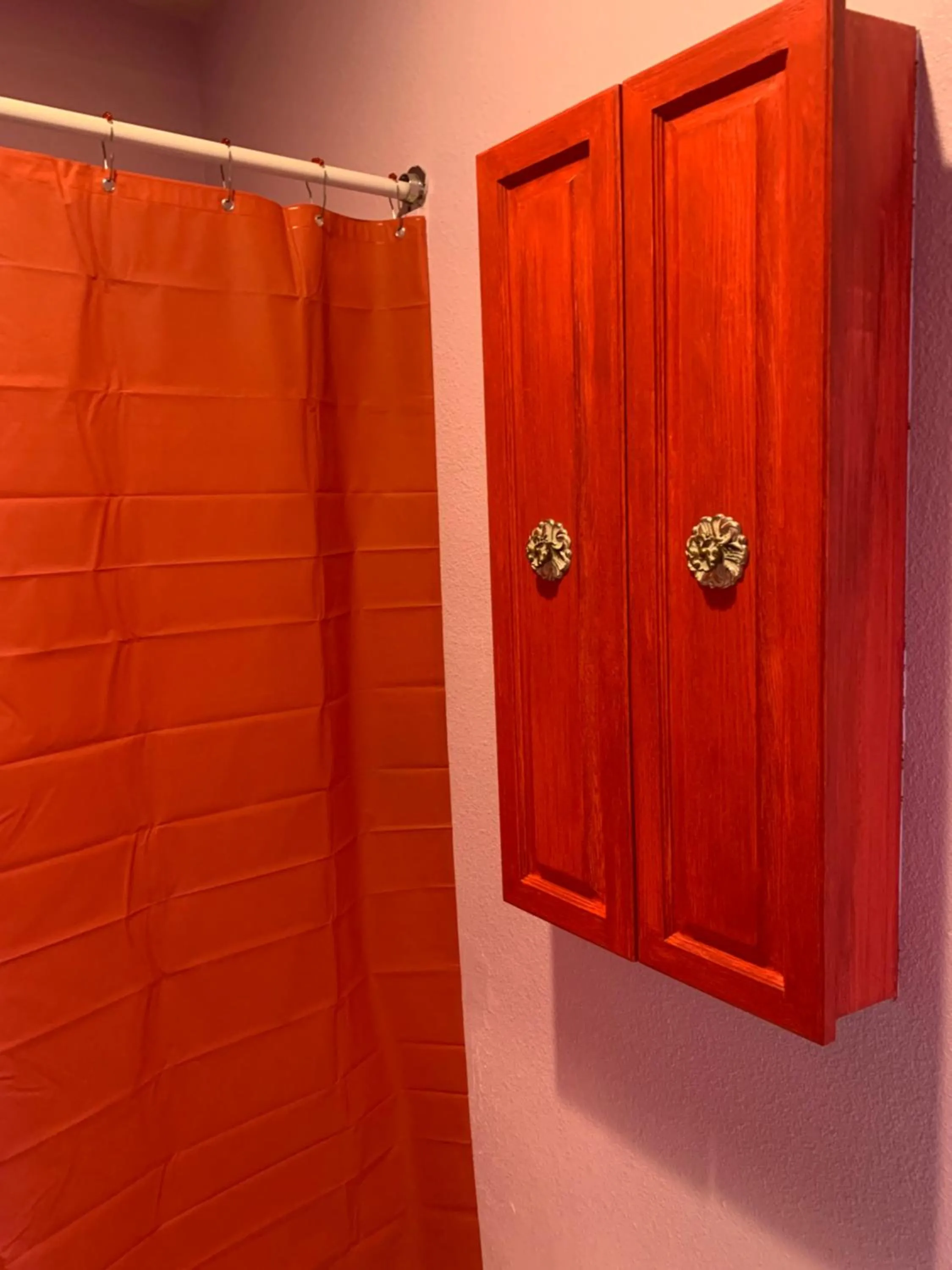 Bathroom in Tombstone Bordello Bed & Breakfast