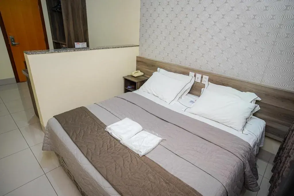 Queen Room - single occupancy in Garcia Palace Hotel Queen Room - single occupancy in Garcia Palace Hotel