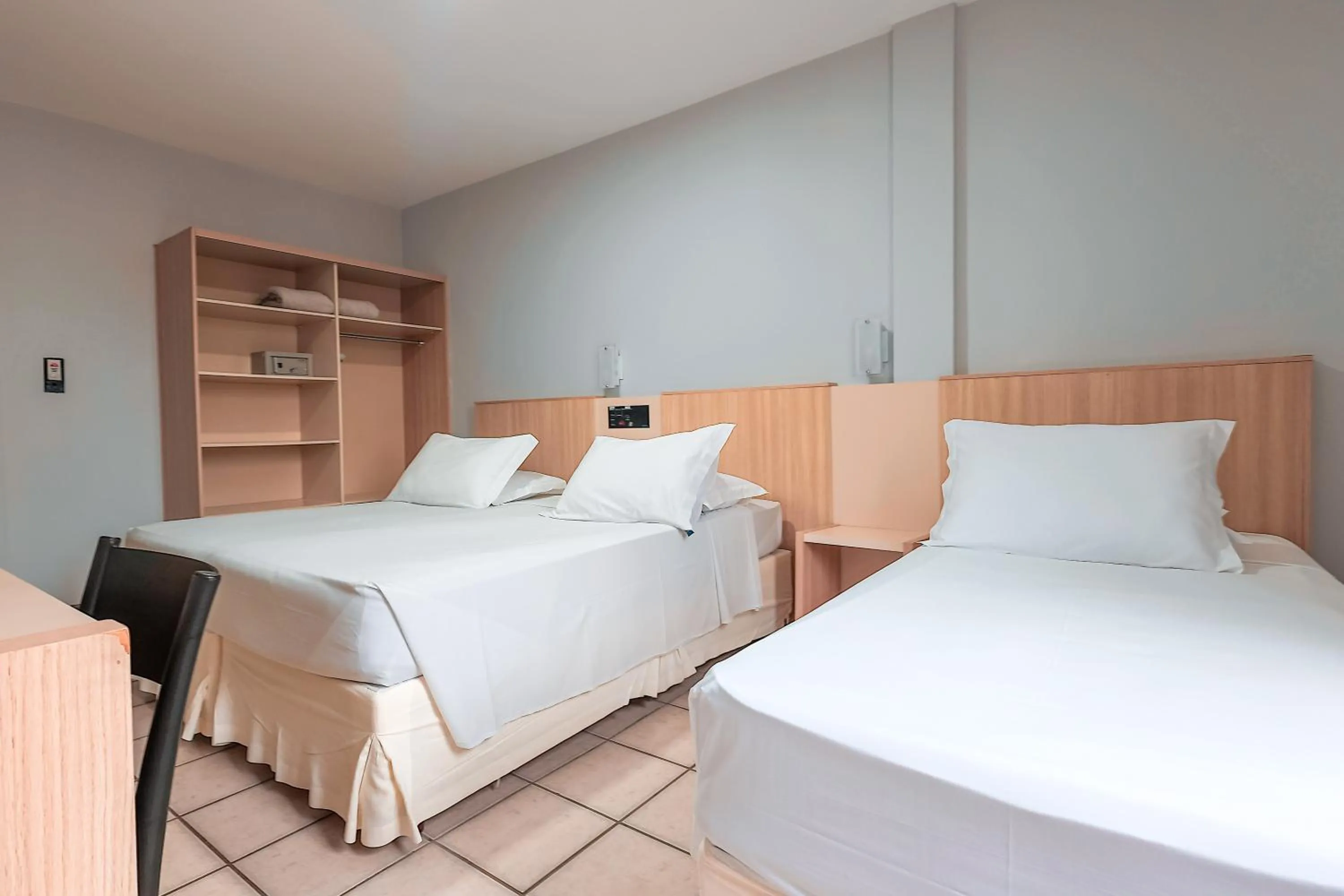 Bedroom, Bed in Hotel Sagres Praia