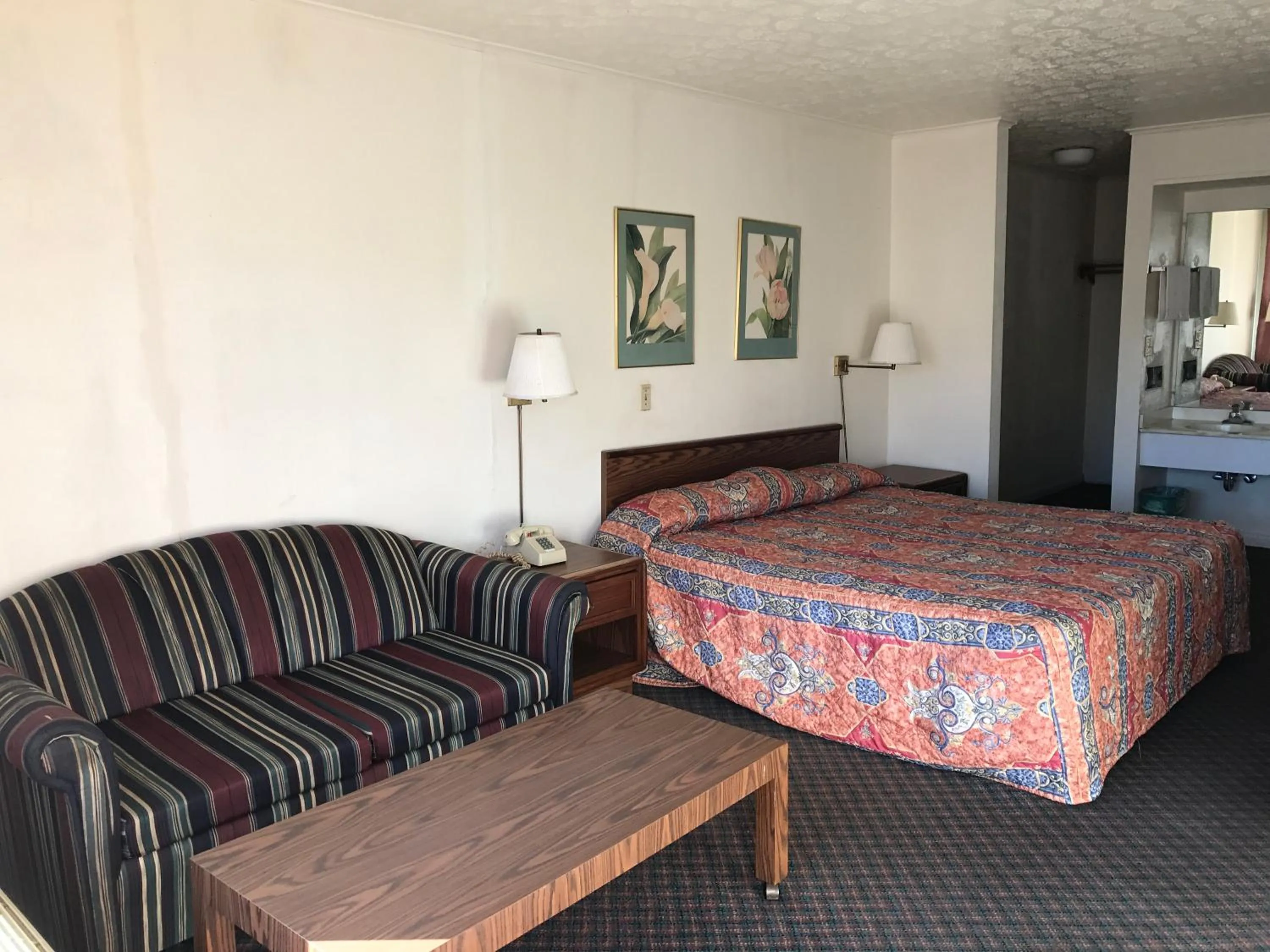 Bedroom in Flagship Inn