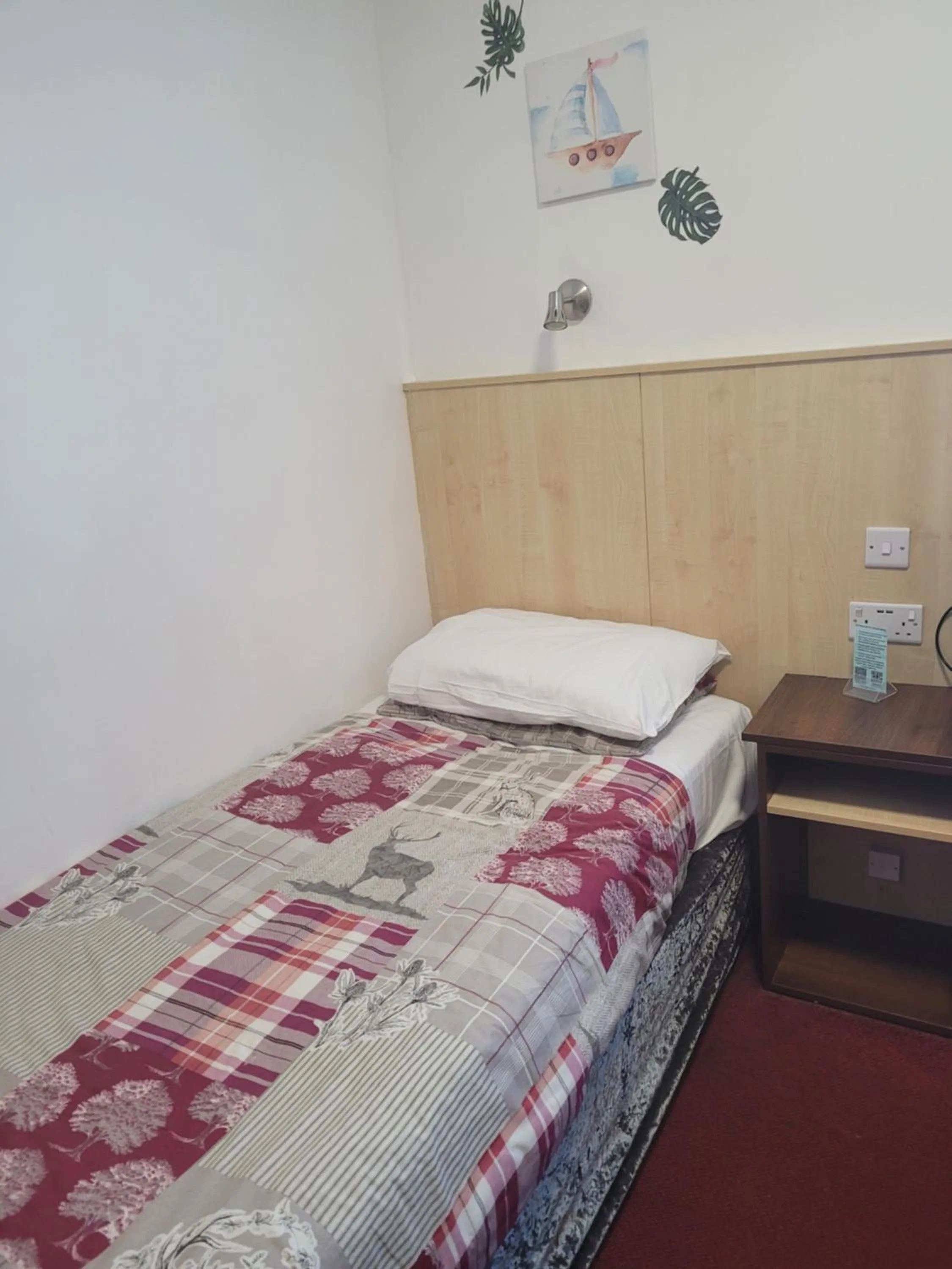 Decorative detail, Bed in The Gatwick White House Hotel