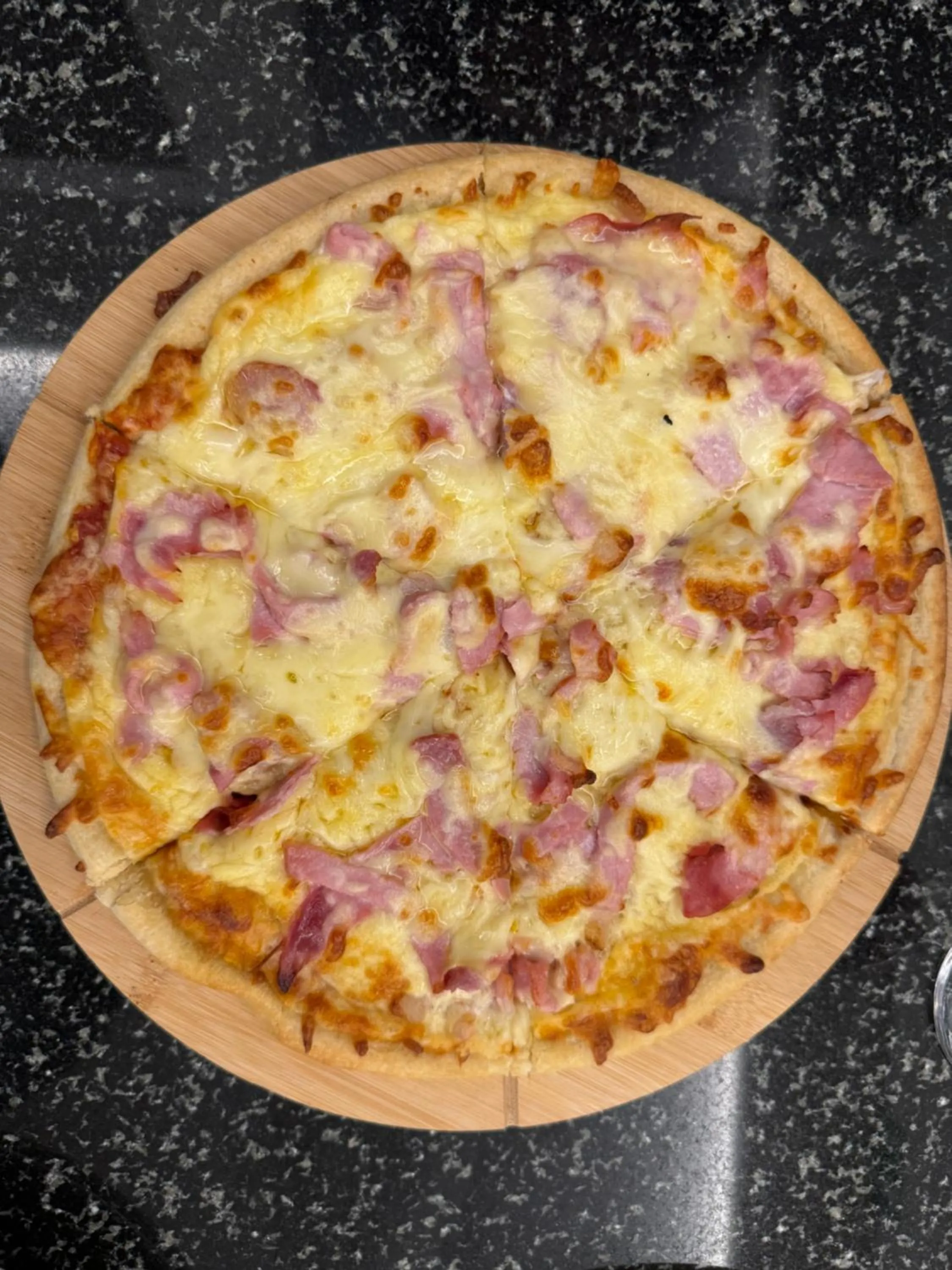 Restaurant/places to eat in The Gatwick White House Hotel