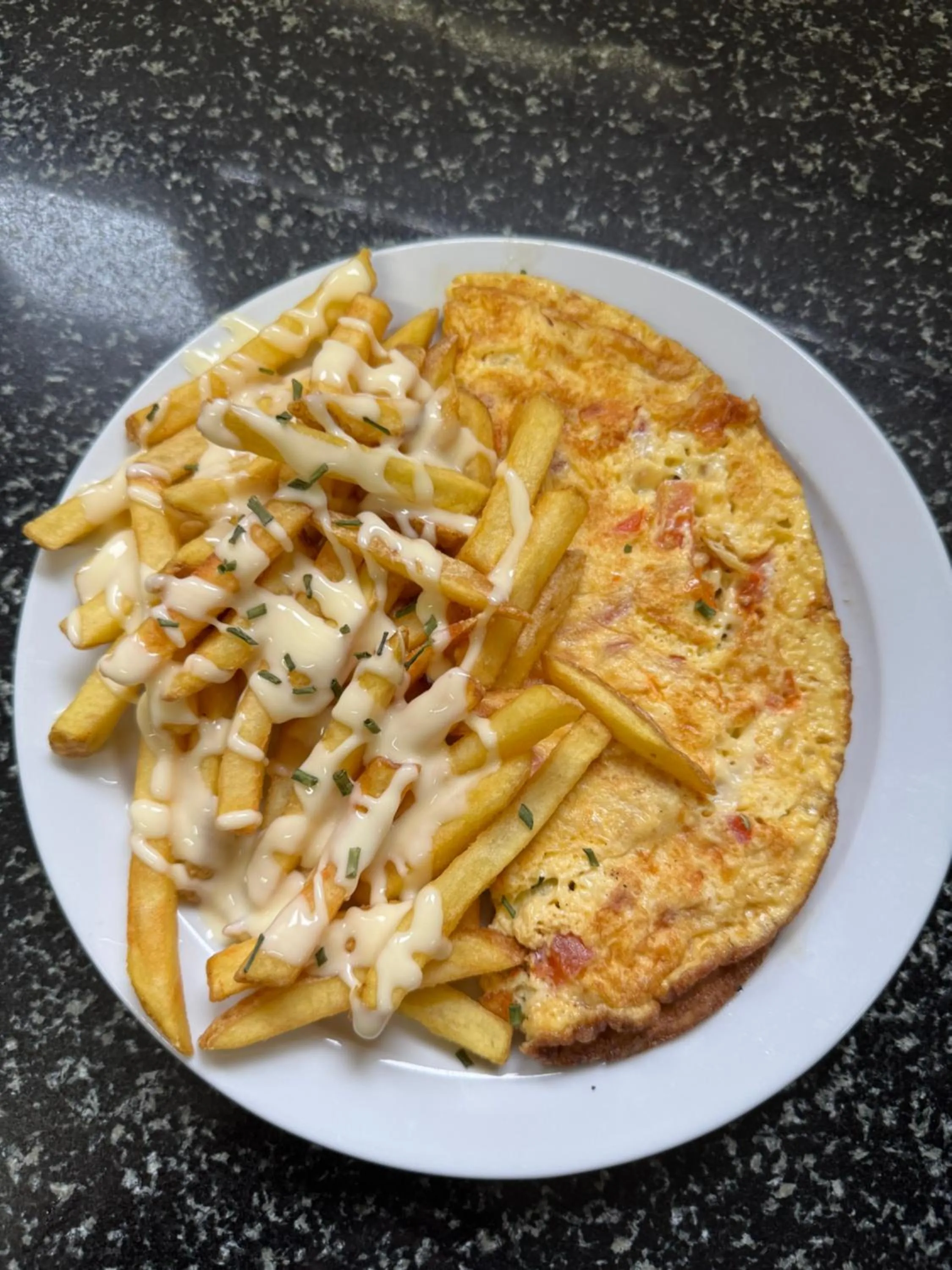 Restaurant/places to eat in The Gatwick White House Hotel