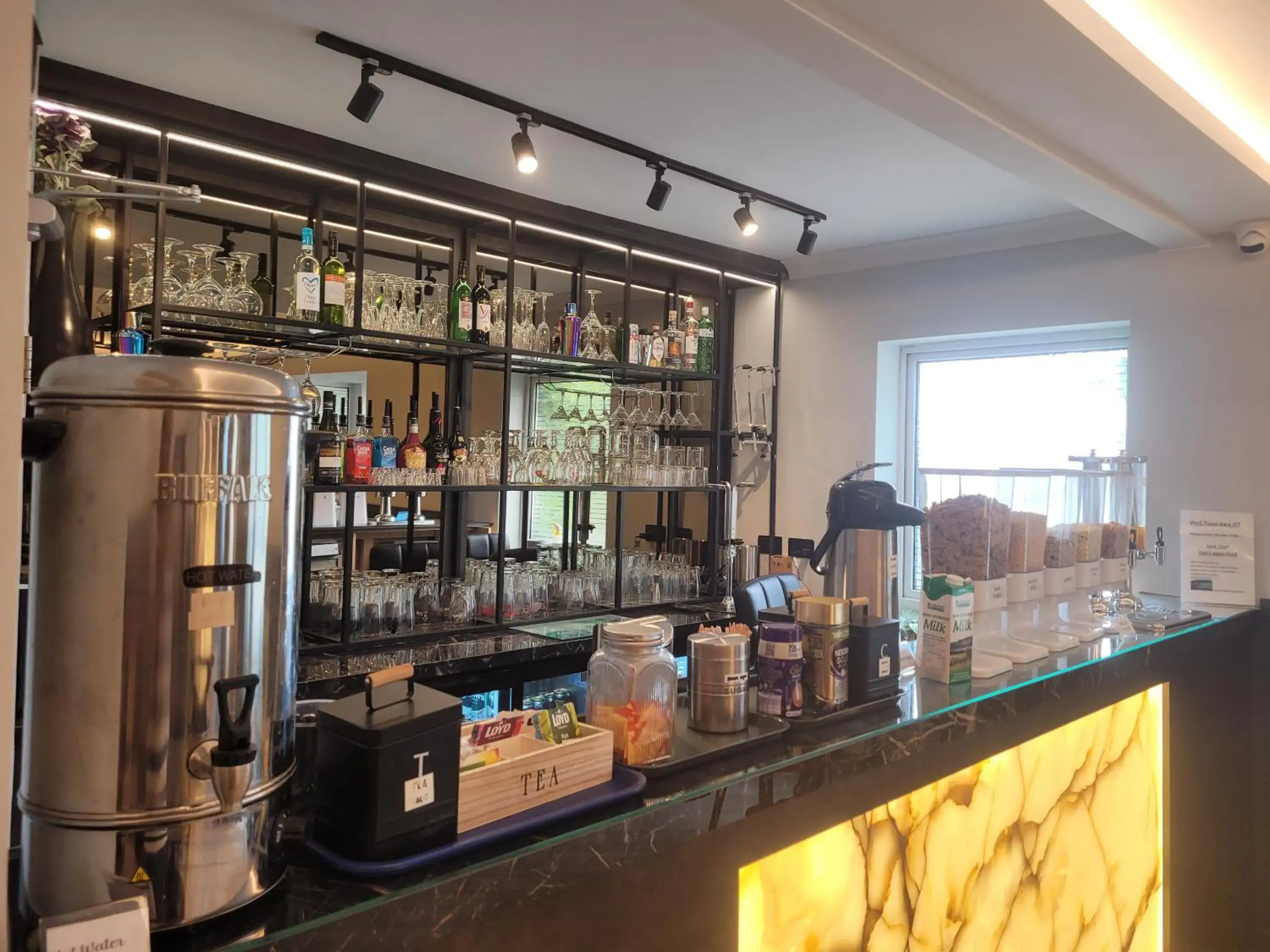 Breakfast in The Gatwick White House Hotel Breakfast in The Gatwick White House Hotel