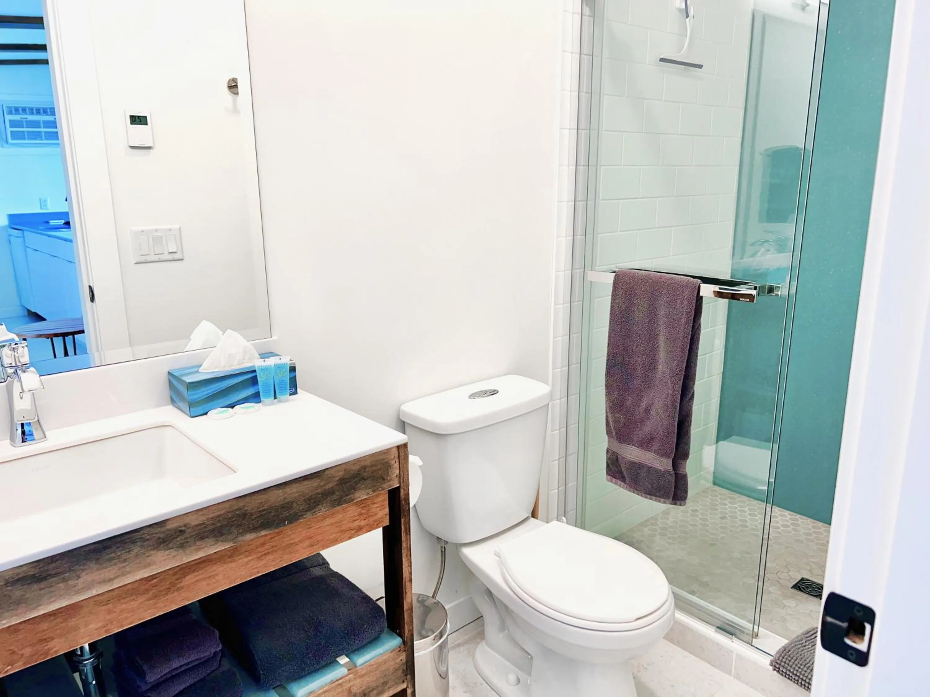 Shower in Peachland Beach Resort