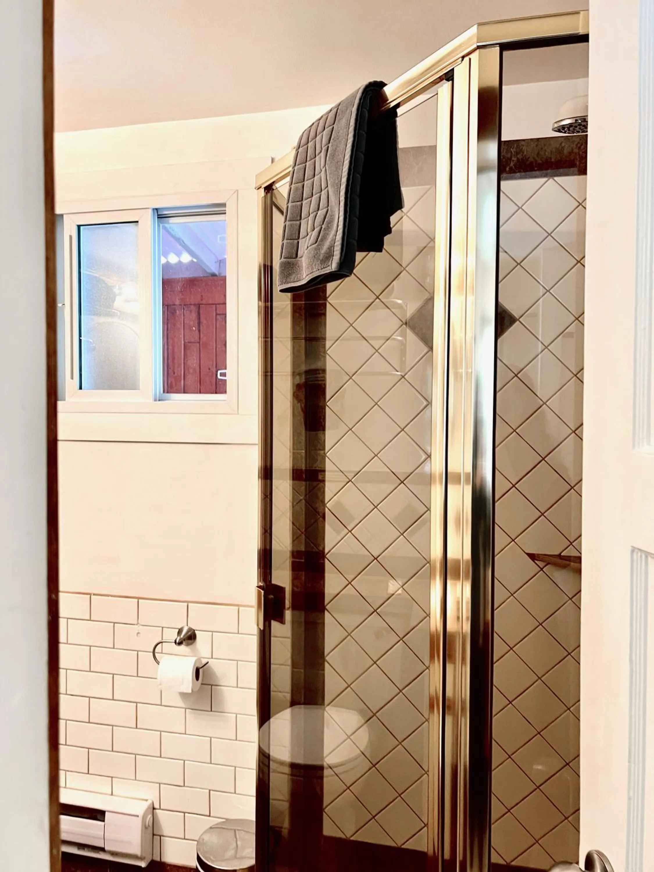 Bathroom in Peachland Beach Resort