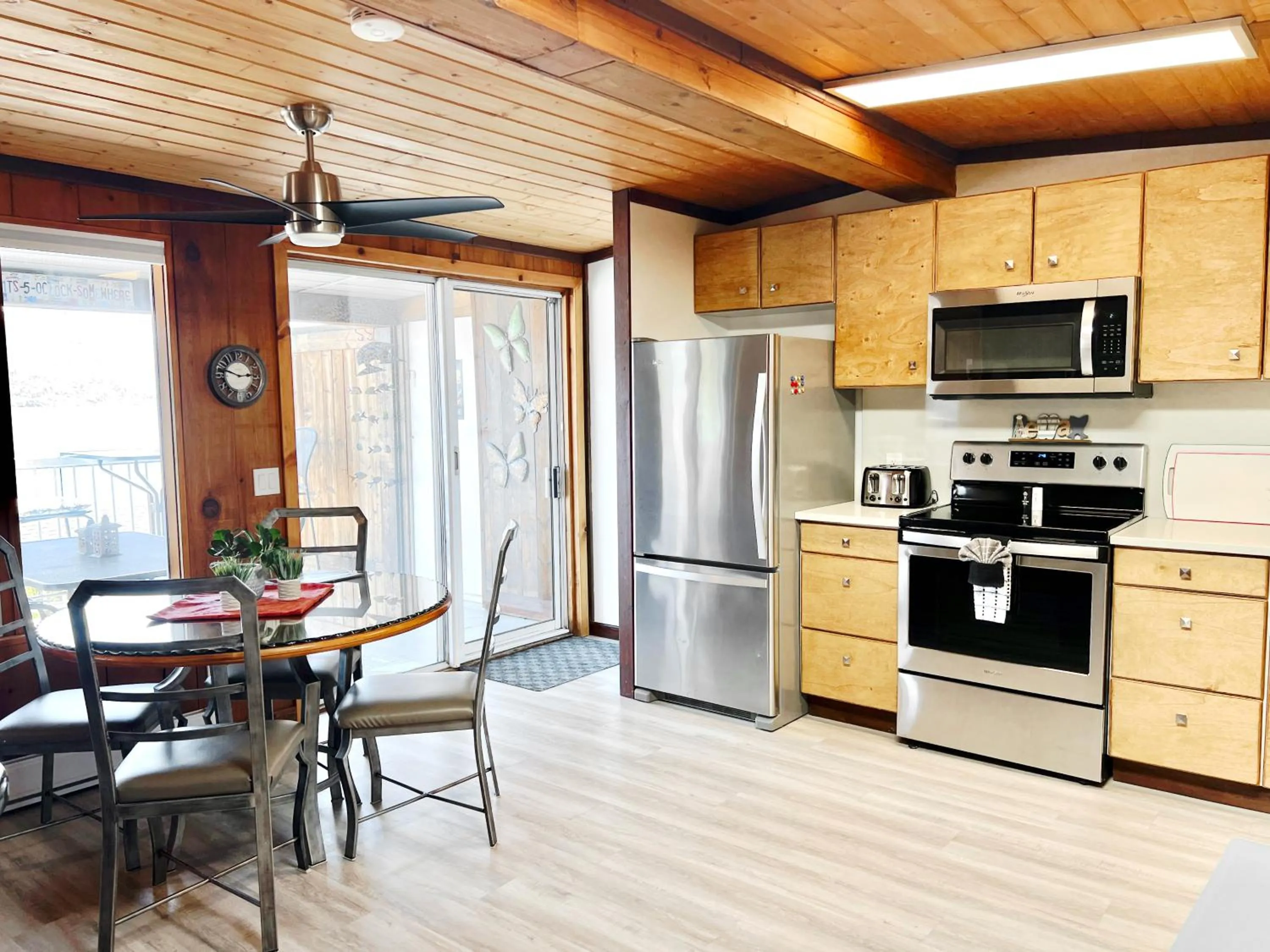 kitchen in Peachland Beach Resort