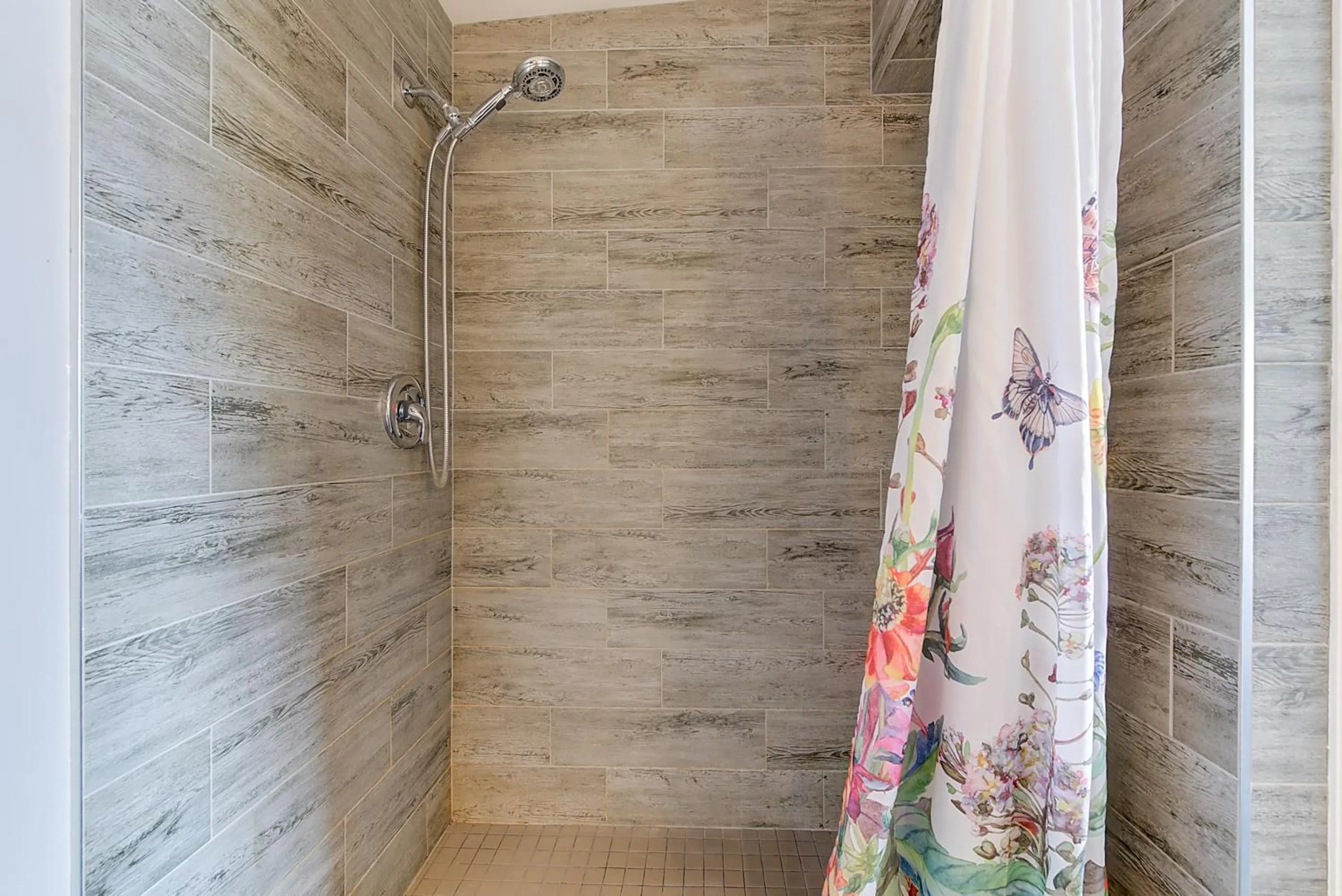Shower in Peachland Beach Resort