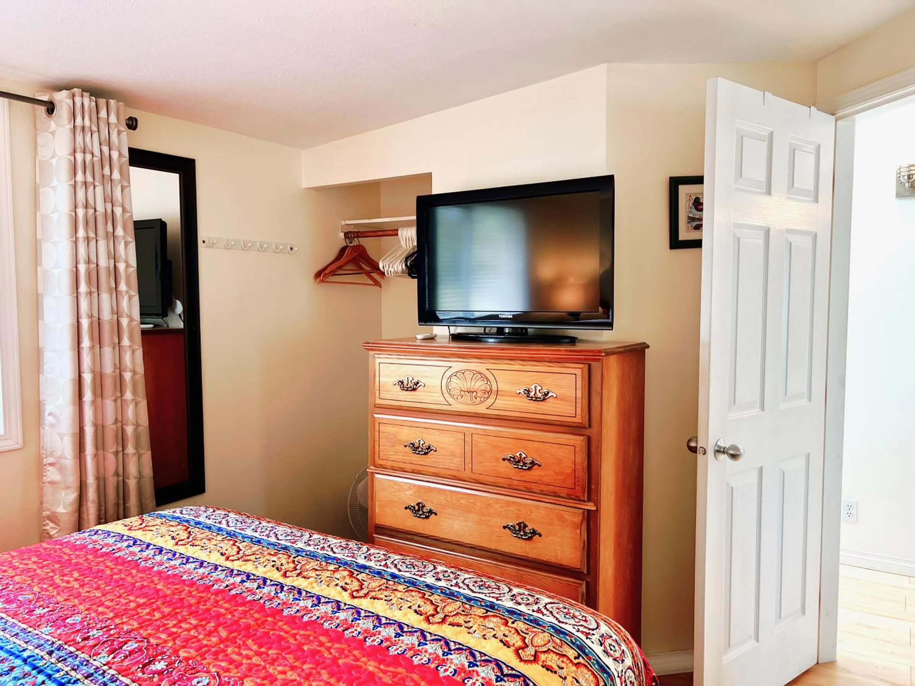 Bed in Peachland Beach Resort