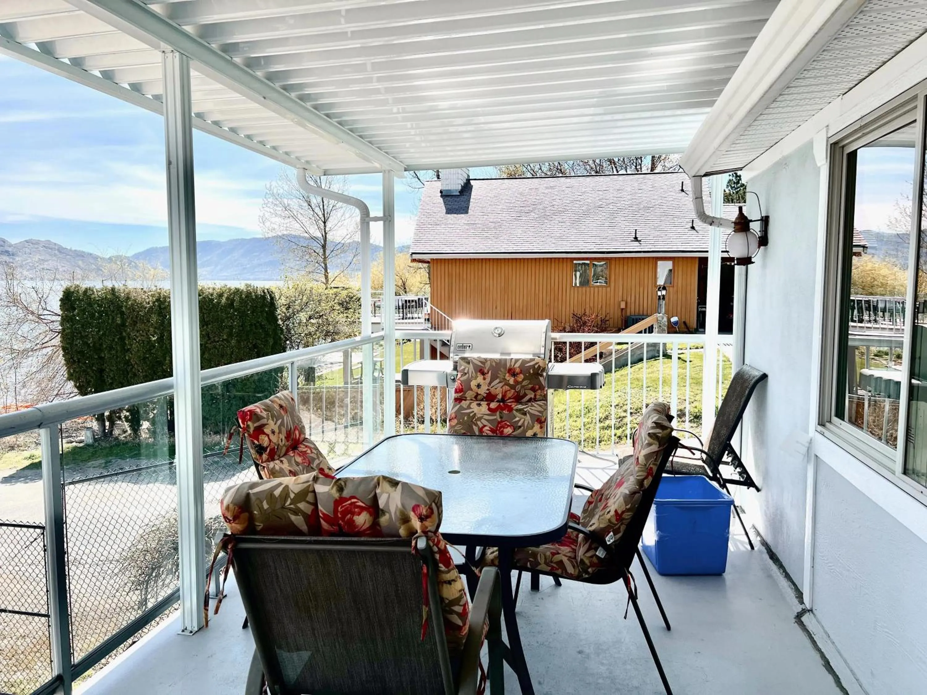 BBQ facilities in Davis Cove Resort