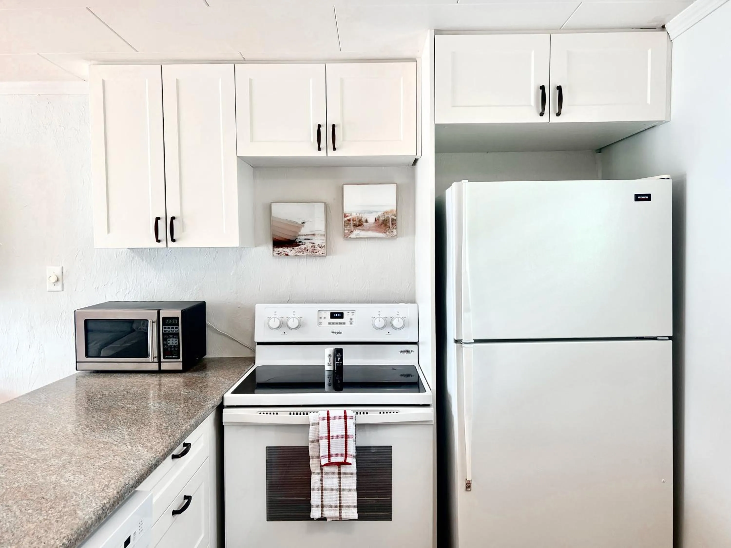 kitchen in Peachland Beach Resort