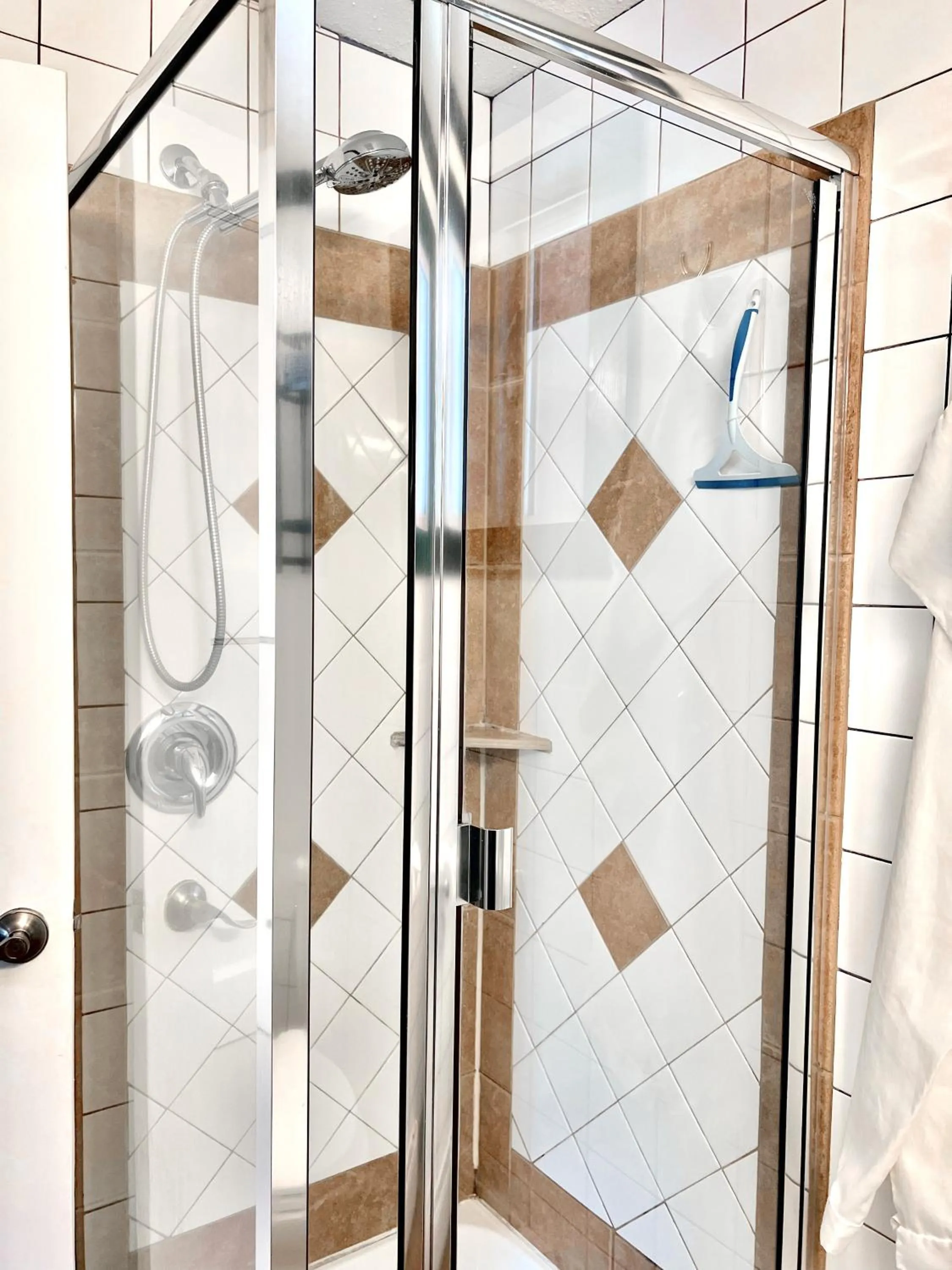 Shower in Peachland Beach Resort