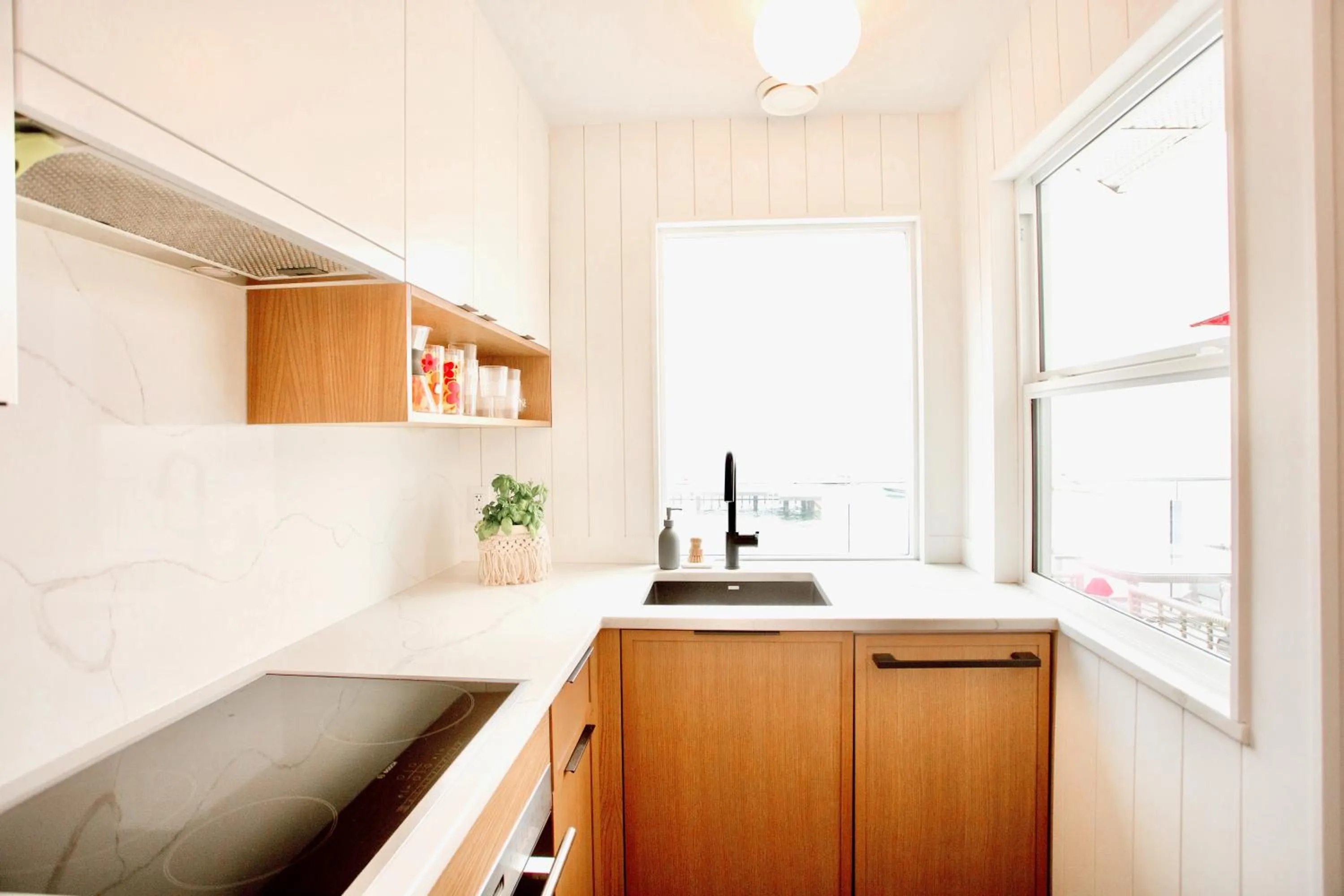 kitchen in Peachland Beach Resort