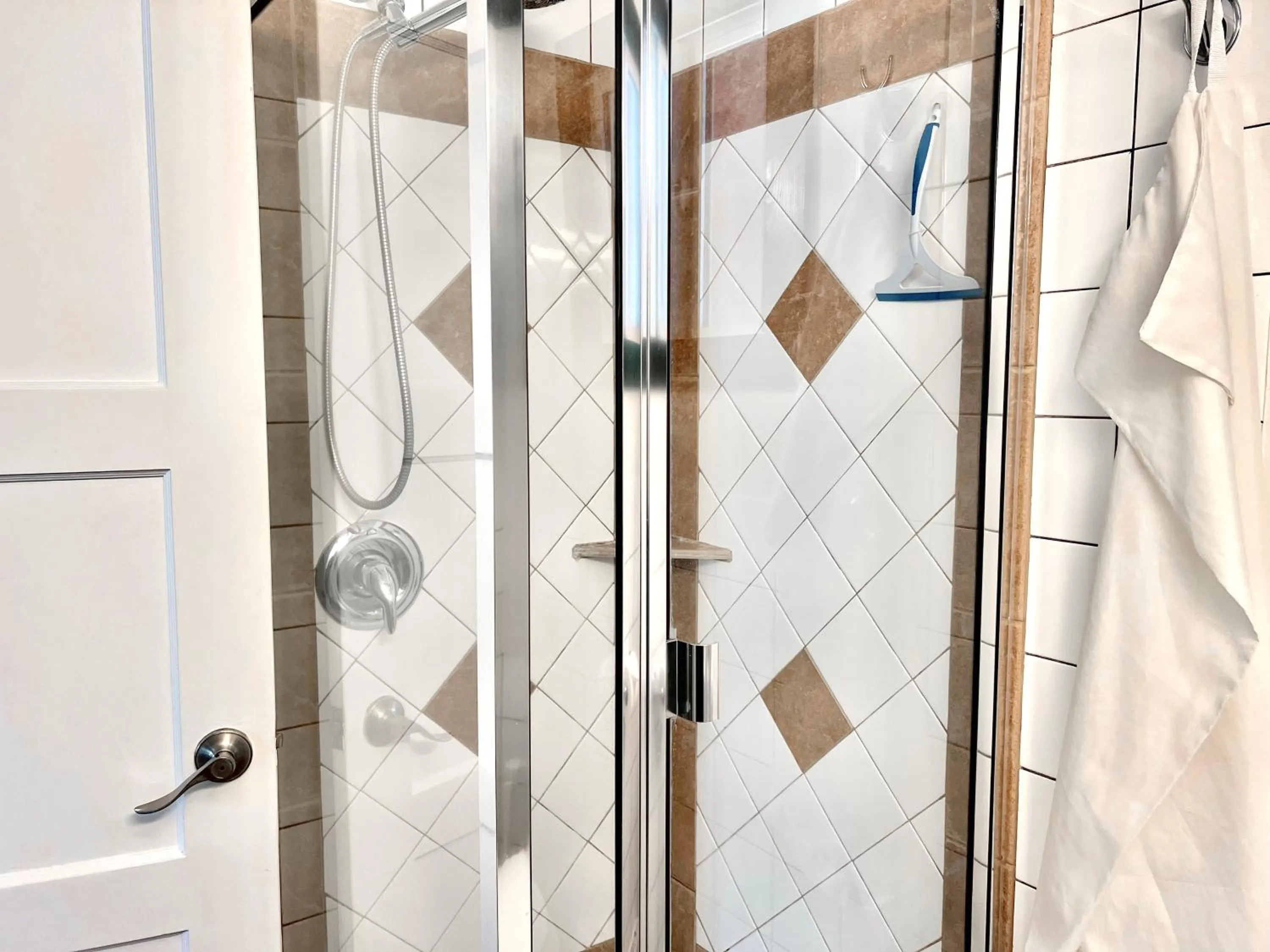 Shower in Peachland Beach Resort